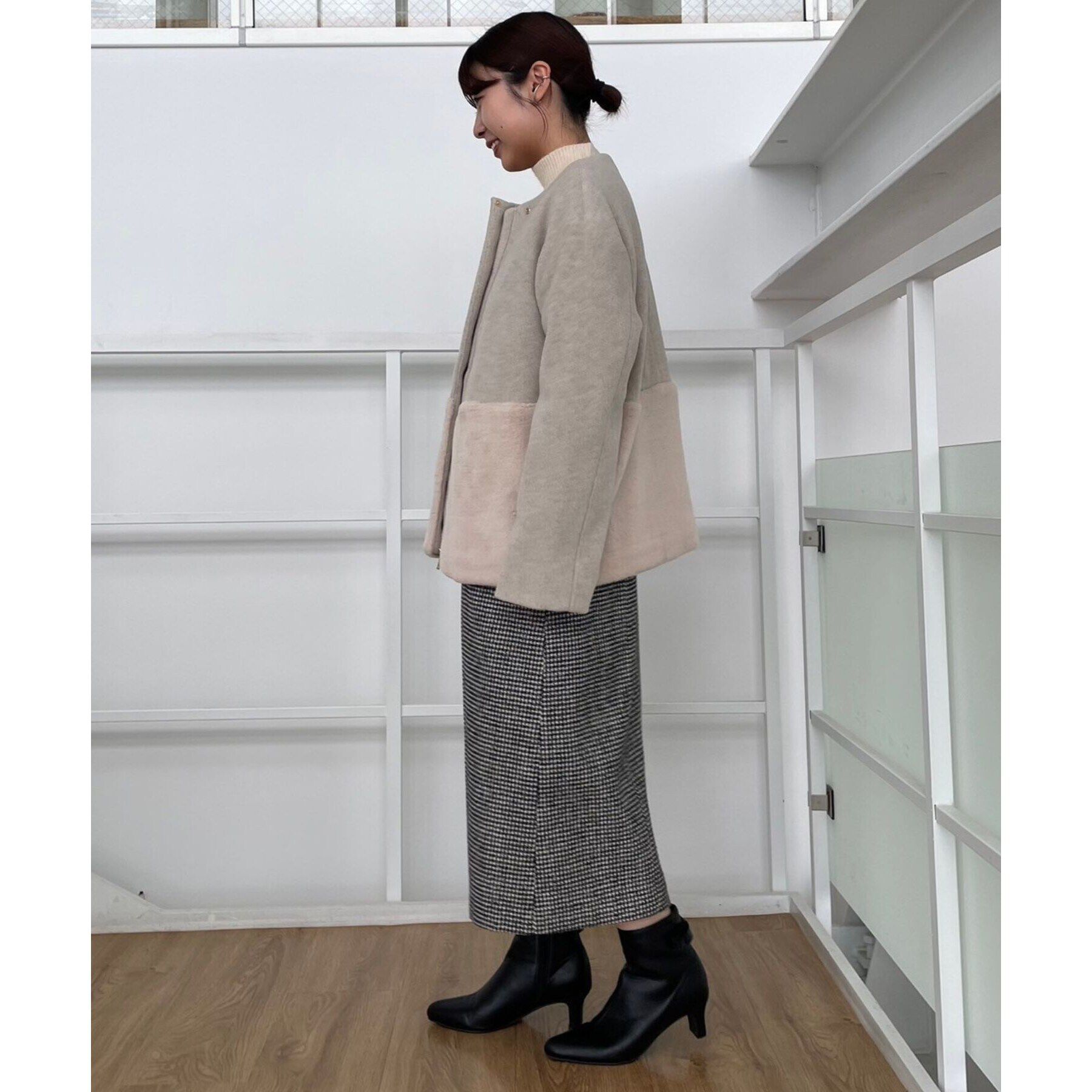 Couture broach「【軽くて柔らか・通勤にも】フェイクファー切替コート」|ノーカラーコート|