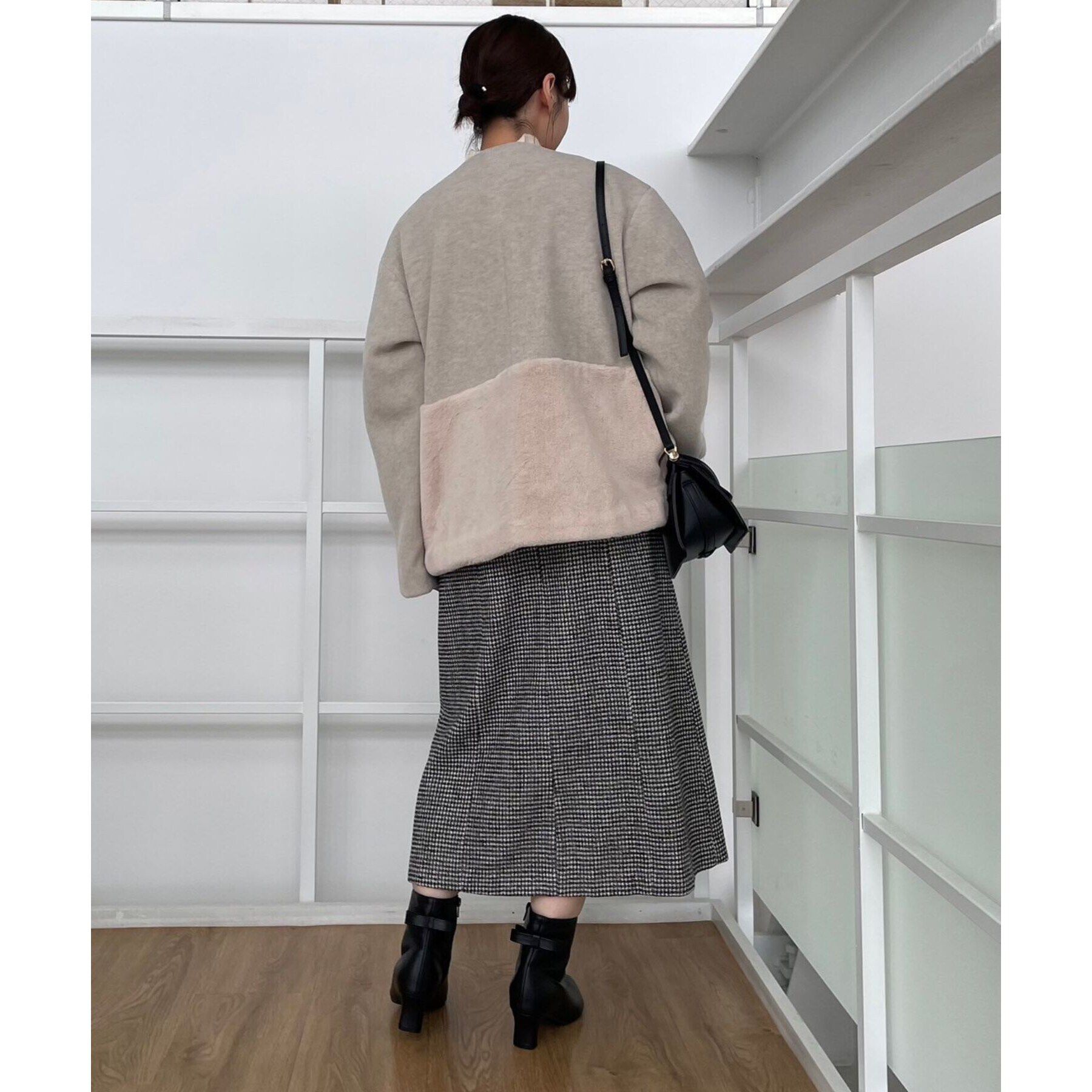 Couture broach「【軽くて柔らか・通勤にも】フェイクファー切替コート」|ノーカラーコート|