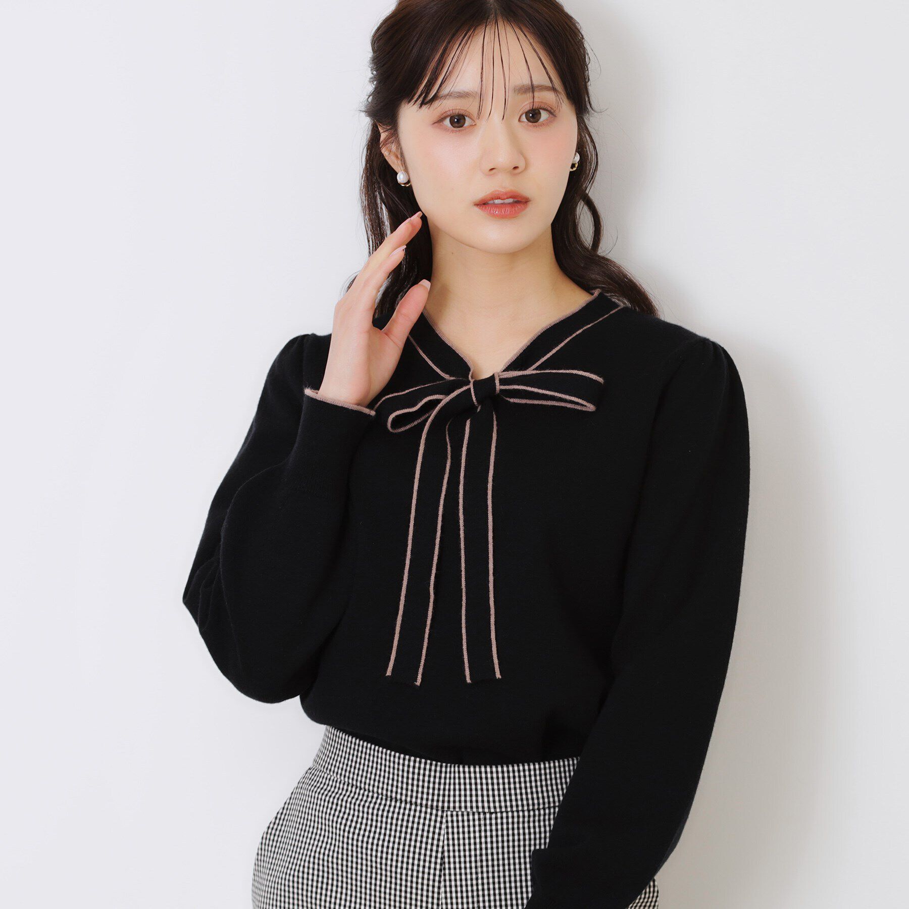 Couture broach「【レディライクな華奢見せニット】配色ラインリボンタイニット」|ニット・セーター|ブラック(019)