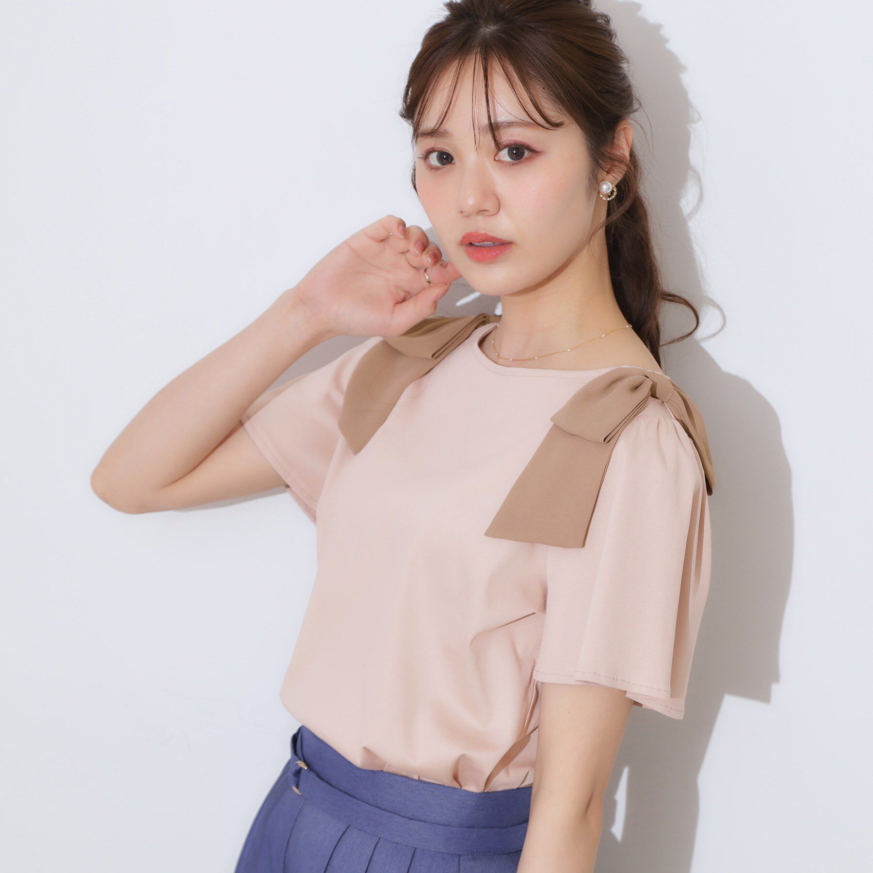 Couture broach「【リボン・マシンウォッシャブル・UV機能・接触冷感】肩リボントップス」|Tシャツ・カットソー|