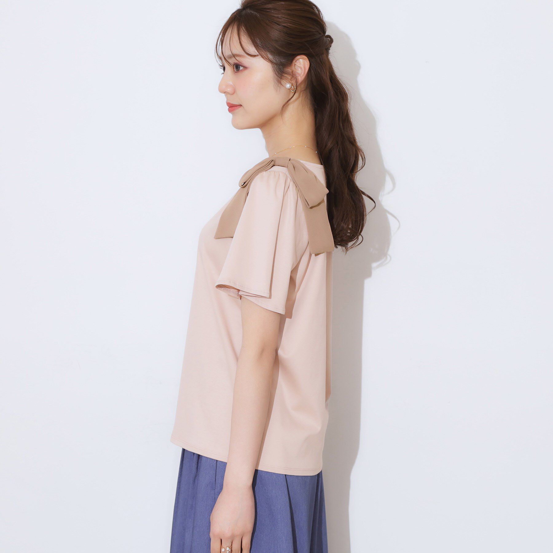 Couture broach「【リボン・マシンウォッシャブル・UV機能・接触冷感】肩リボントップス」|Tシャツ・カットソー|