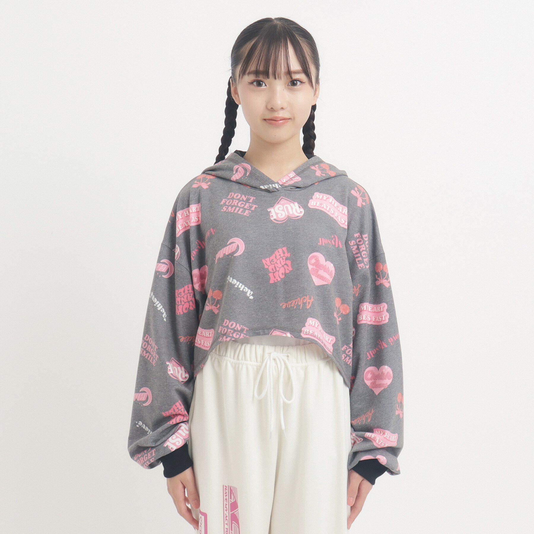 PINK-latte「【るーつくコラボ】総柄プリントショートフーディー」|パーカー|