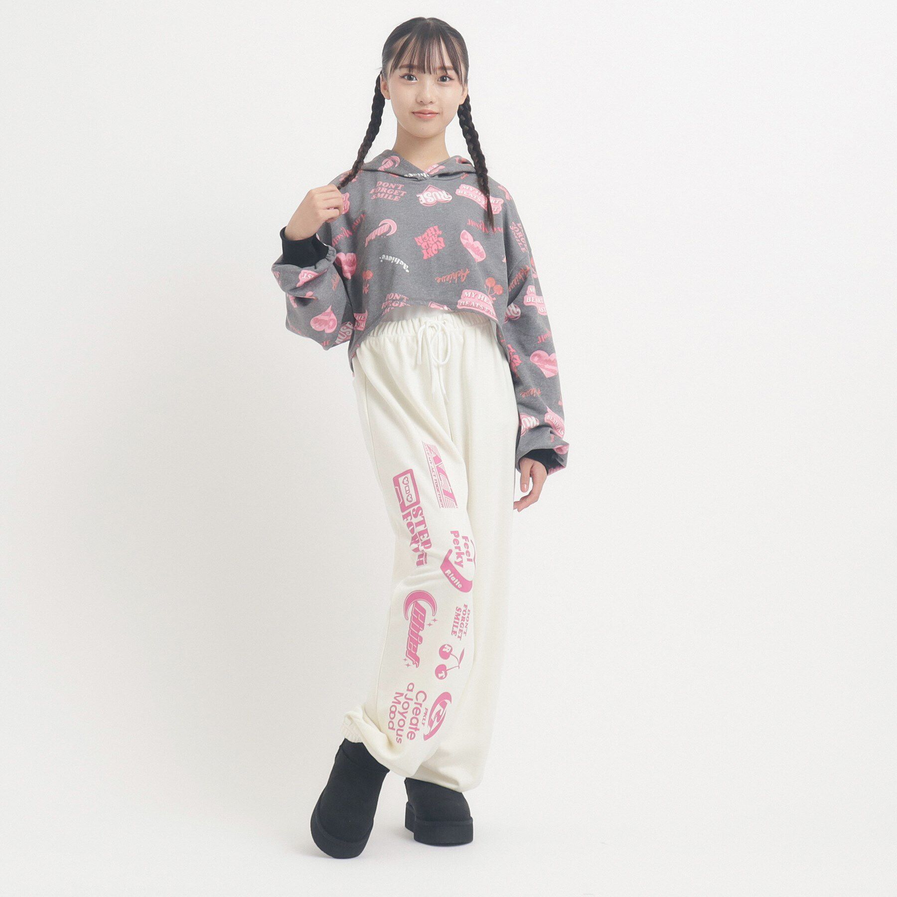 PINK-latte「【るーつくコラボ】総柄プリントショートフーディー」|パーカー|