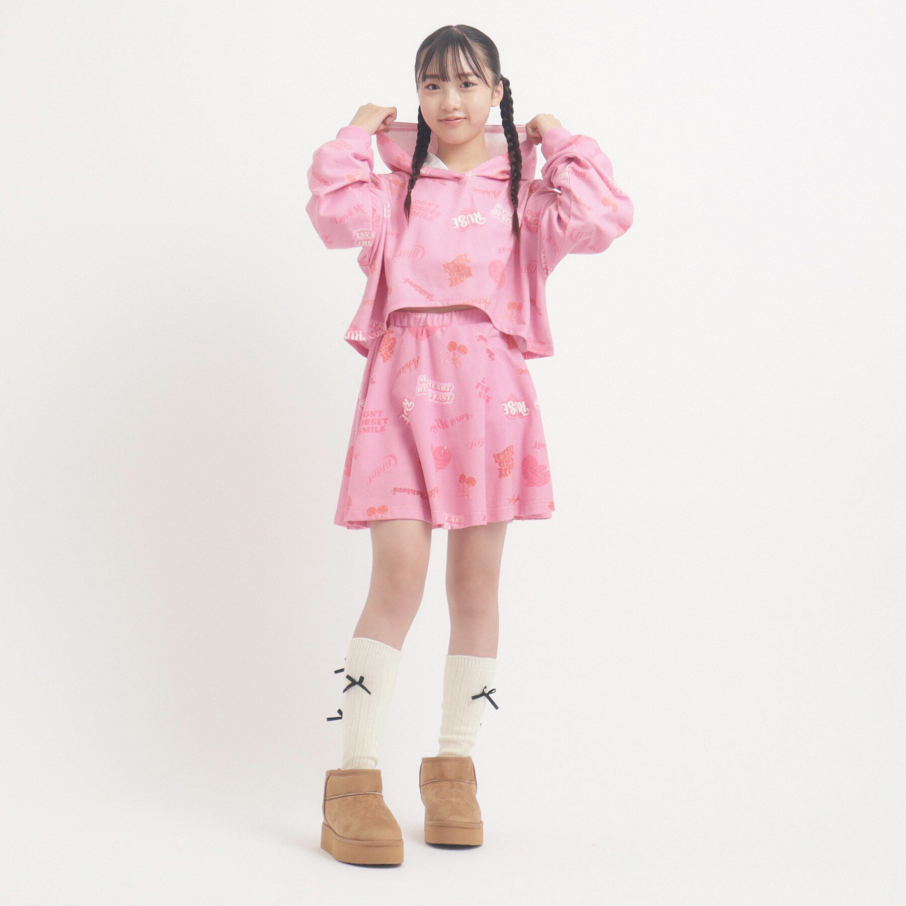 PINK-latte「【るーつくコラボ】総柄プリントショートフーディー」|パーカー|