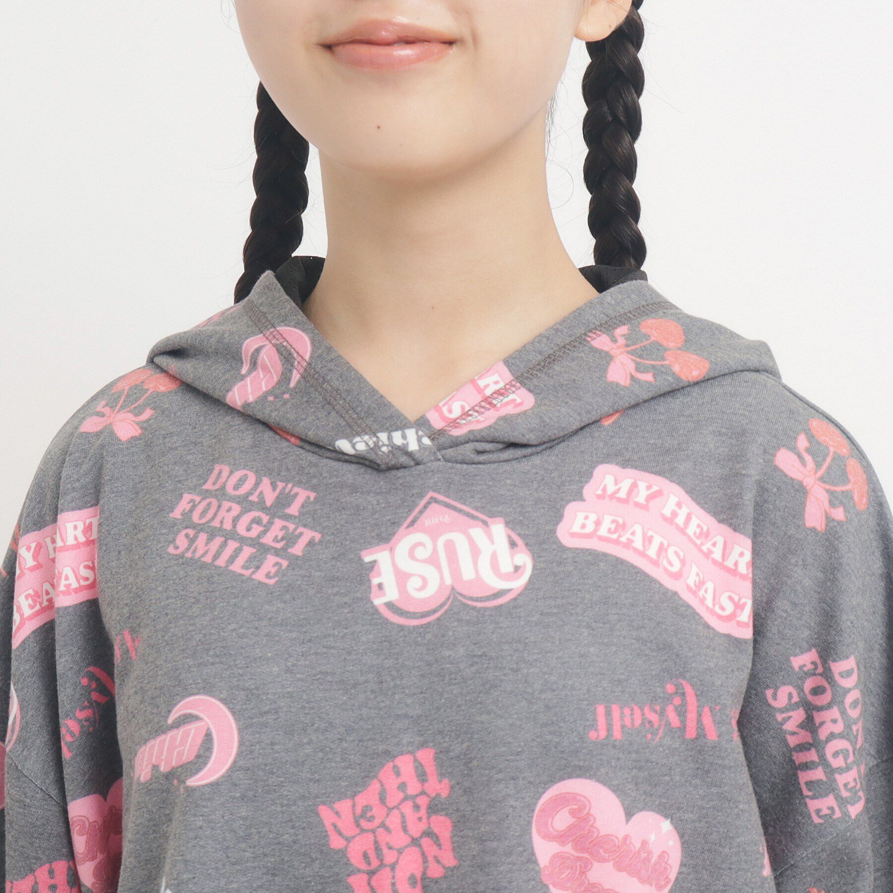 PINK-latte「【るーつくコラボ】総柄プリントショートフーディー」|パーカー|