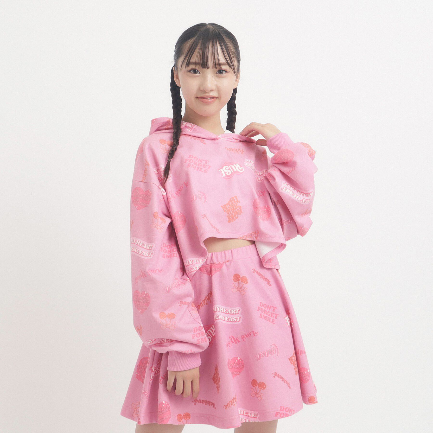 PINK-latte「【るーつくコラボ】総柄プリントショートフーディー」|パーカー|ピンク(071)