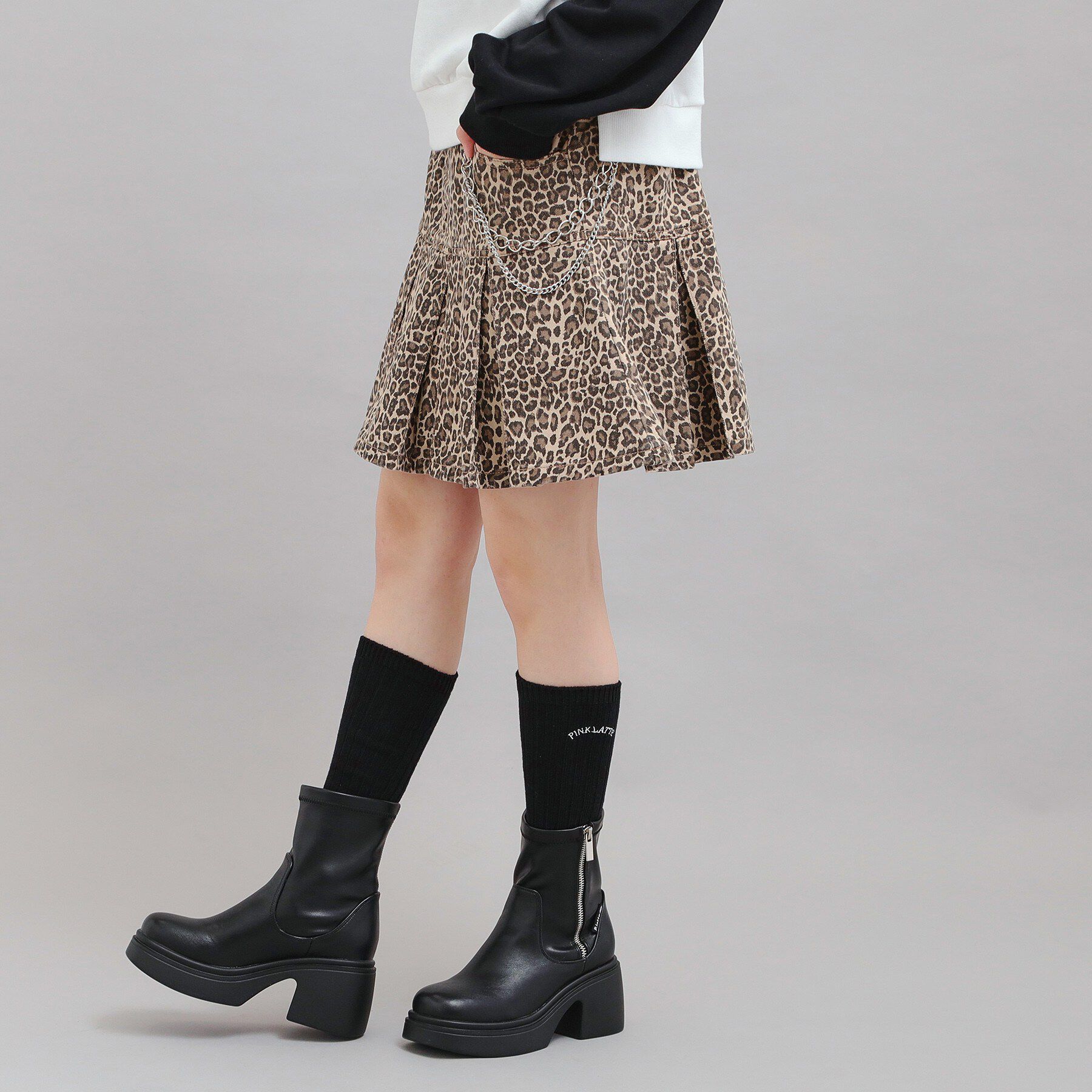 PINK-latte「チェーン付きプリーツスカート」|スカート|