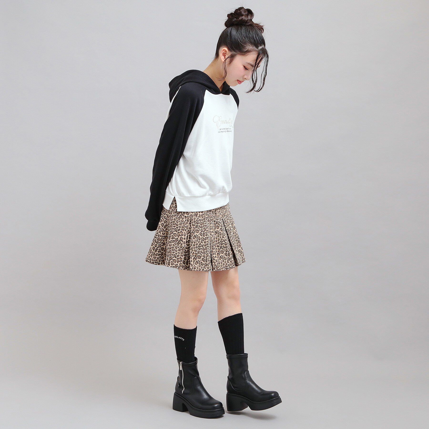 PINK-latte「チェーン付きプリーツスカート」|スカート|