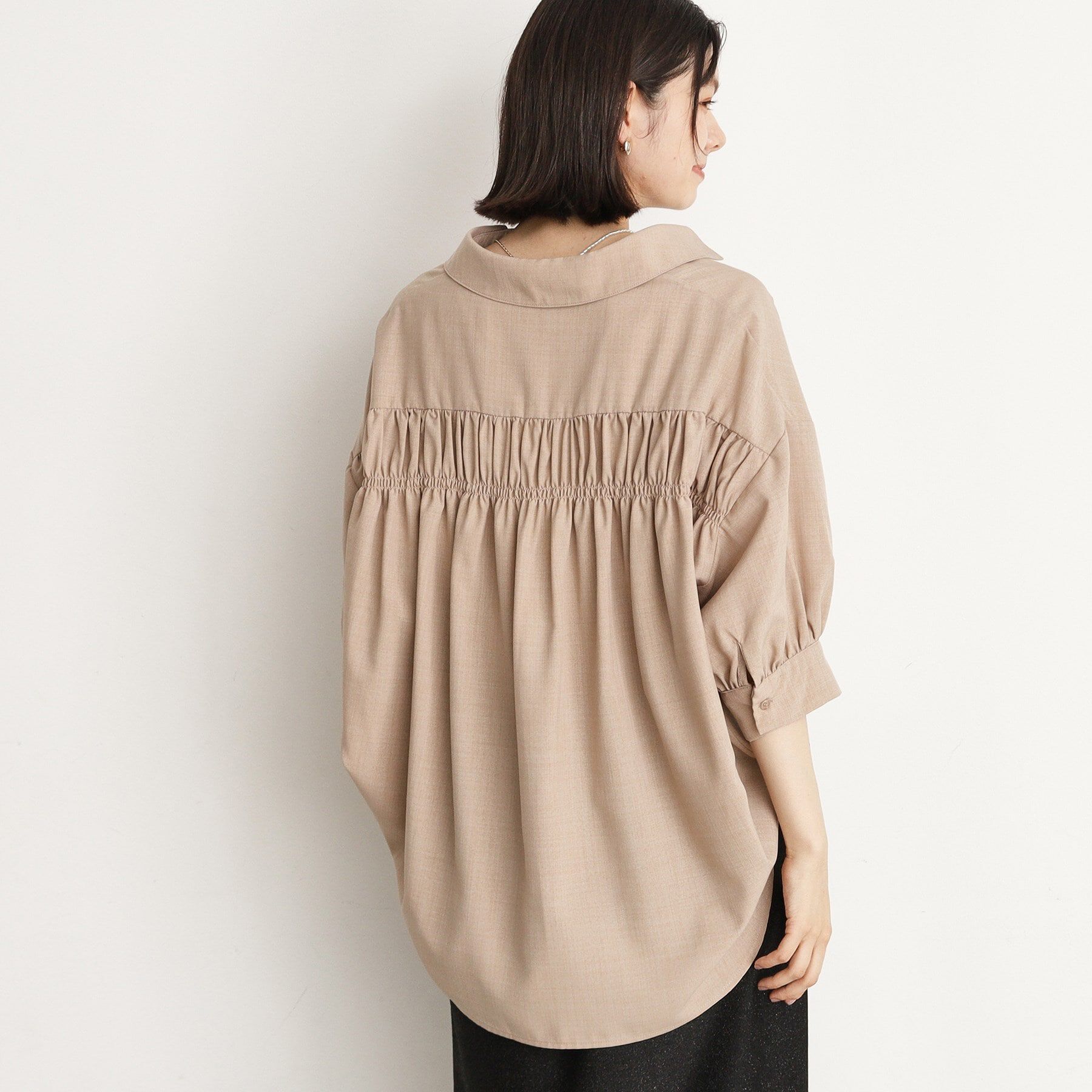 THE SHOP TK「麻調うしろギャザーブラウス」|シャツ・ブラウス|