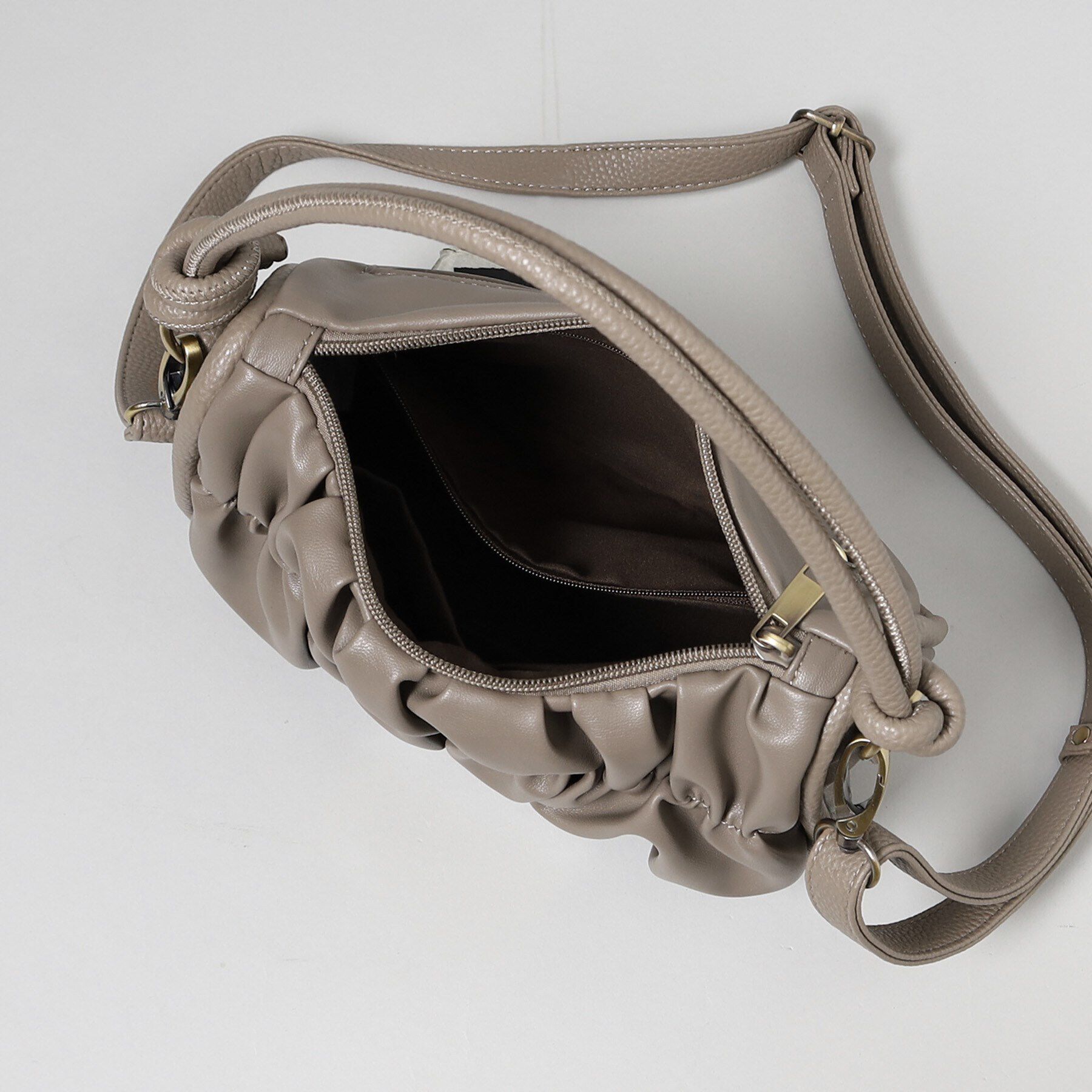 THE SHOP TK「【＠BAILA掲載】ギャザープレートFレザーBAG」|ハンドバッグ|
