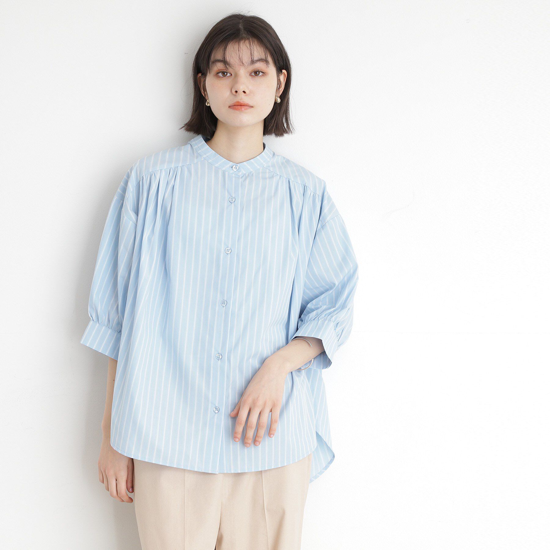 THE SHOP TK「【体型カバー】6分袖バックシャーリングシャツ/洗える」|シャツ・ブラウス|サックスブルー(39