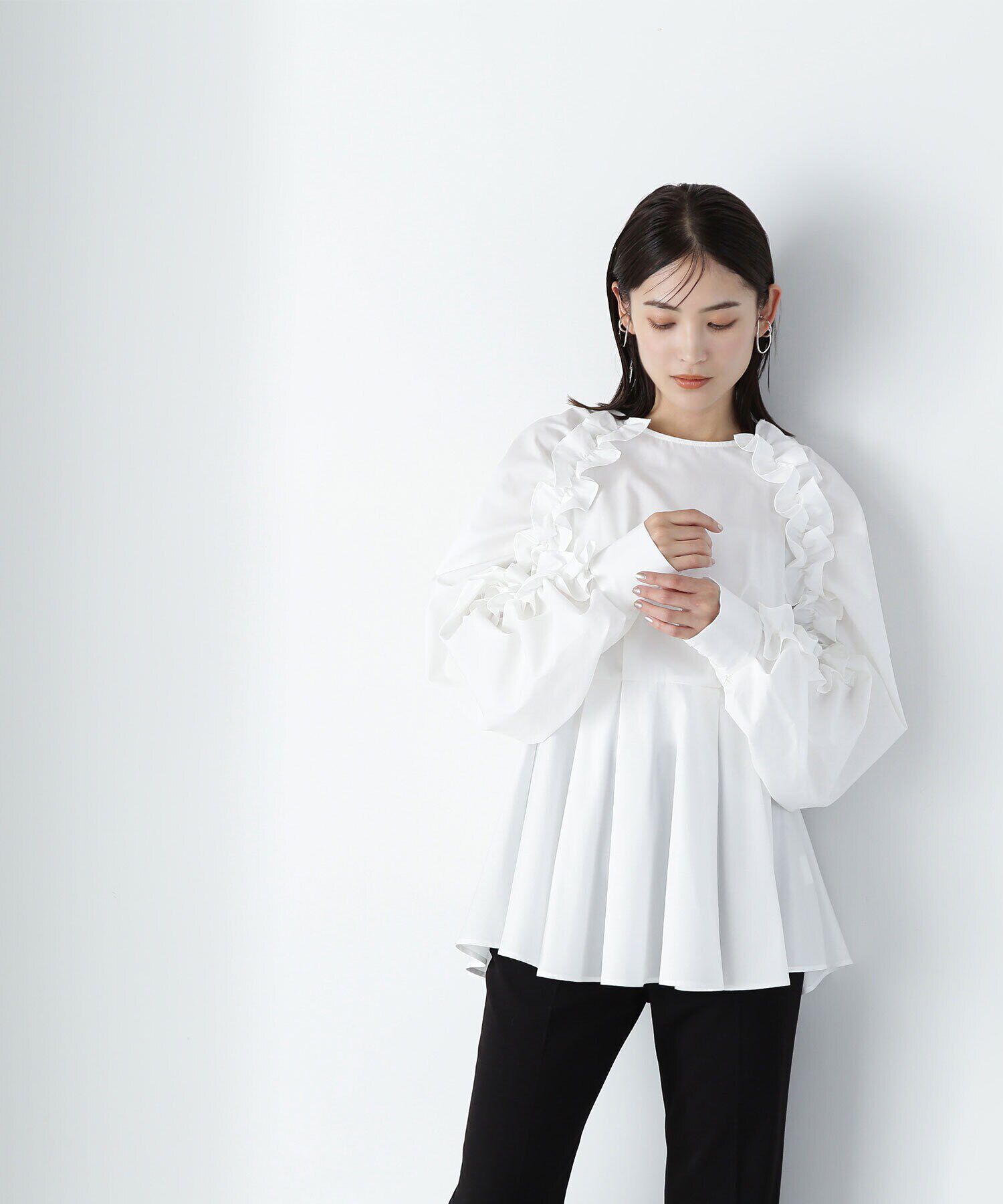  「フリルスリーブペプラムブラウス　24AW」|シャツ・ブラウス|オフ1