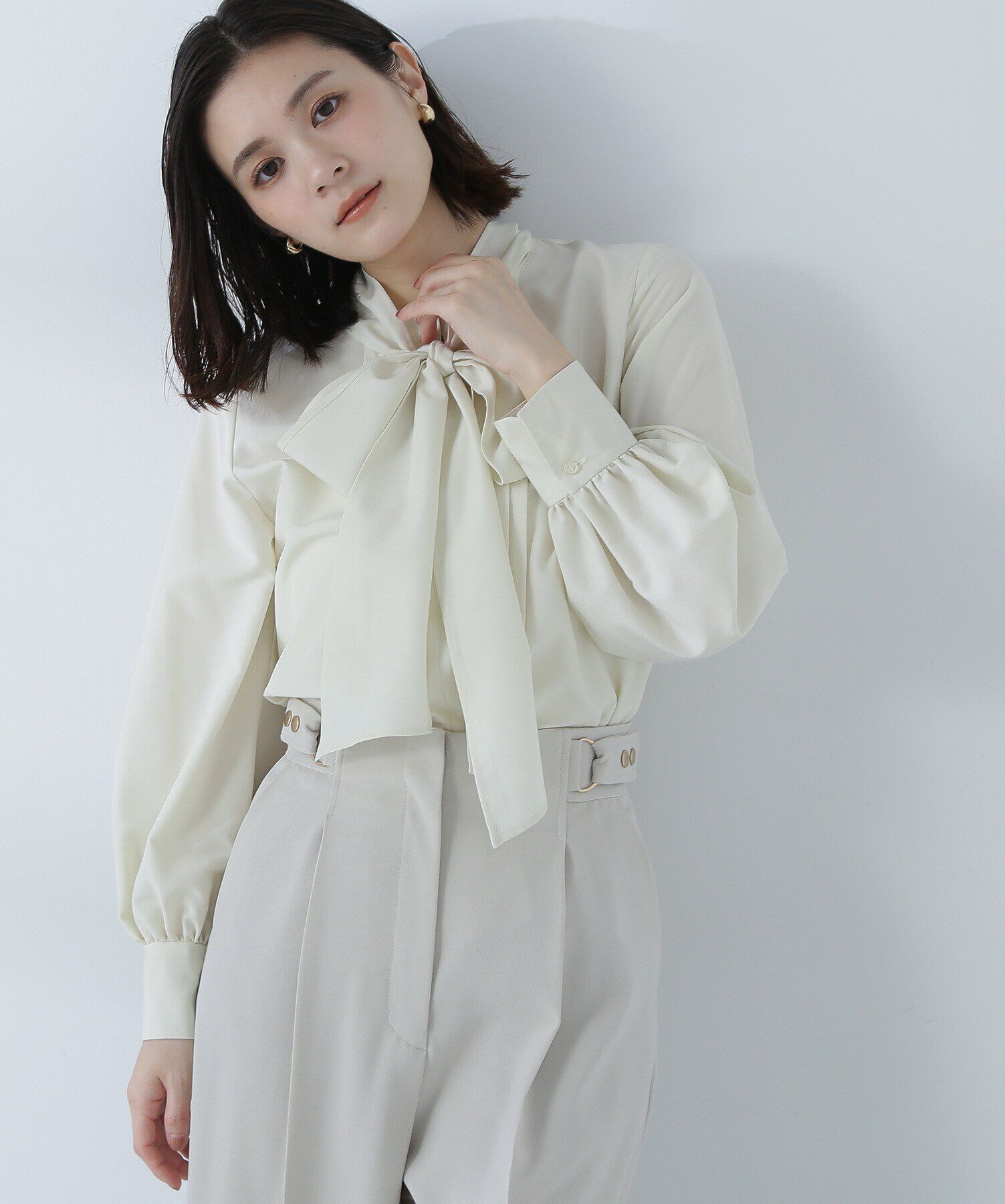  「タイ付デザインタックブラウス」|シャツ・ブラウス|ペールイエロ