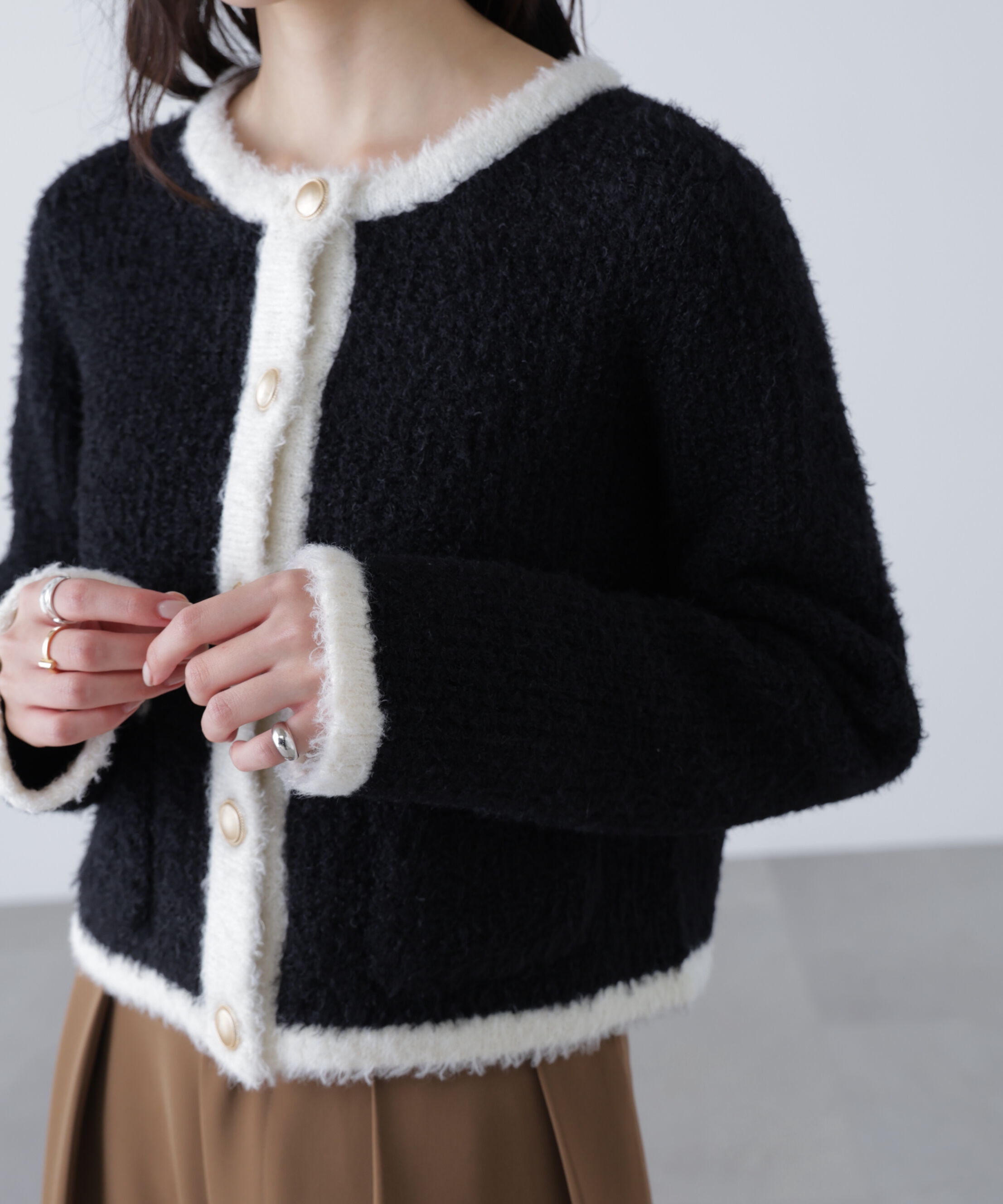  「金ボタンバイカラーニットカーディガン」|ニット・セーター|