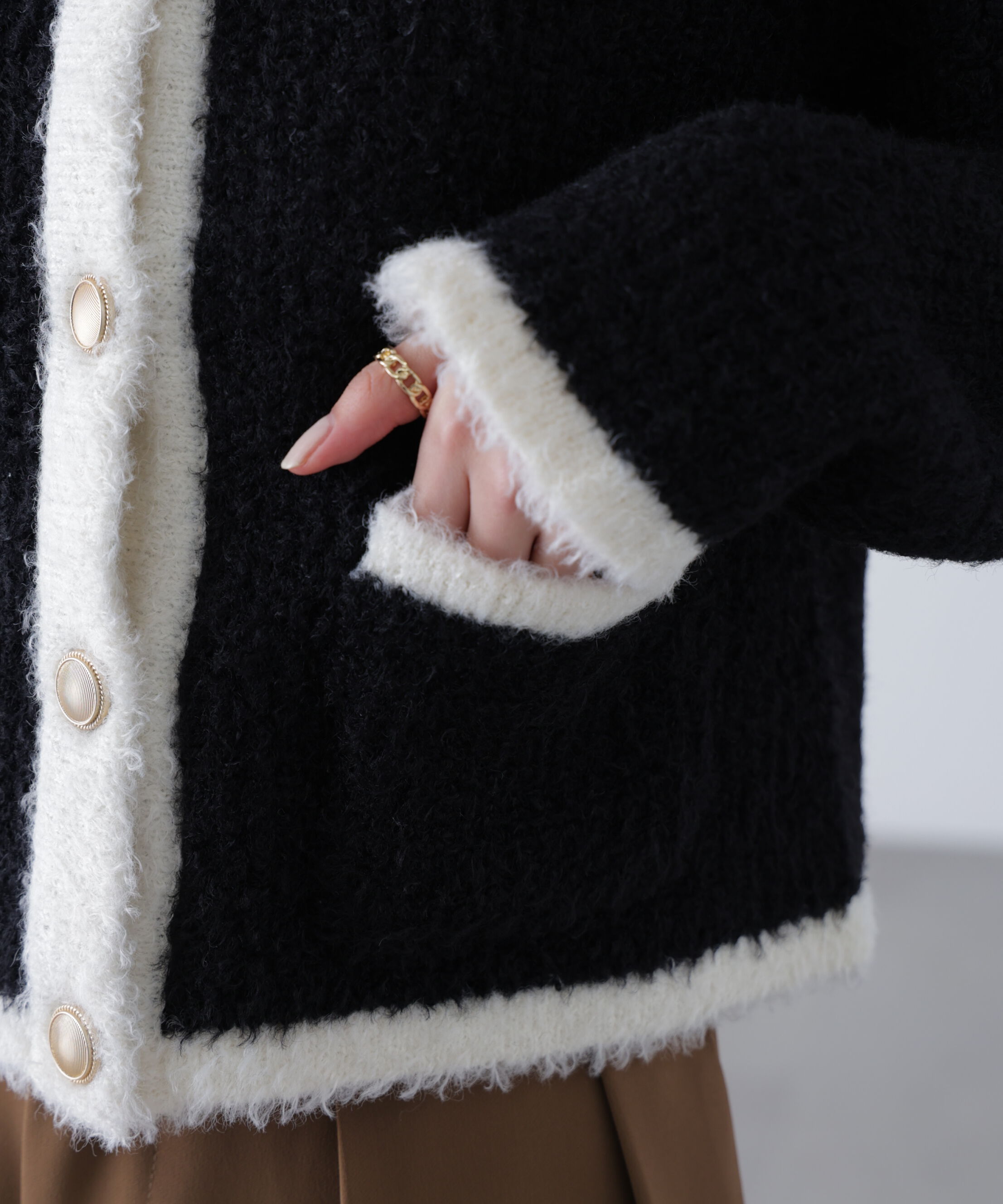  「金ボタンバイカラーニットカーディガン」|ニット・セーター|