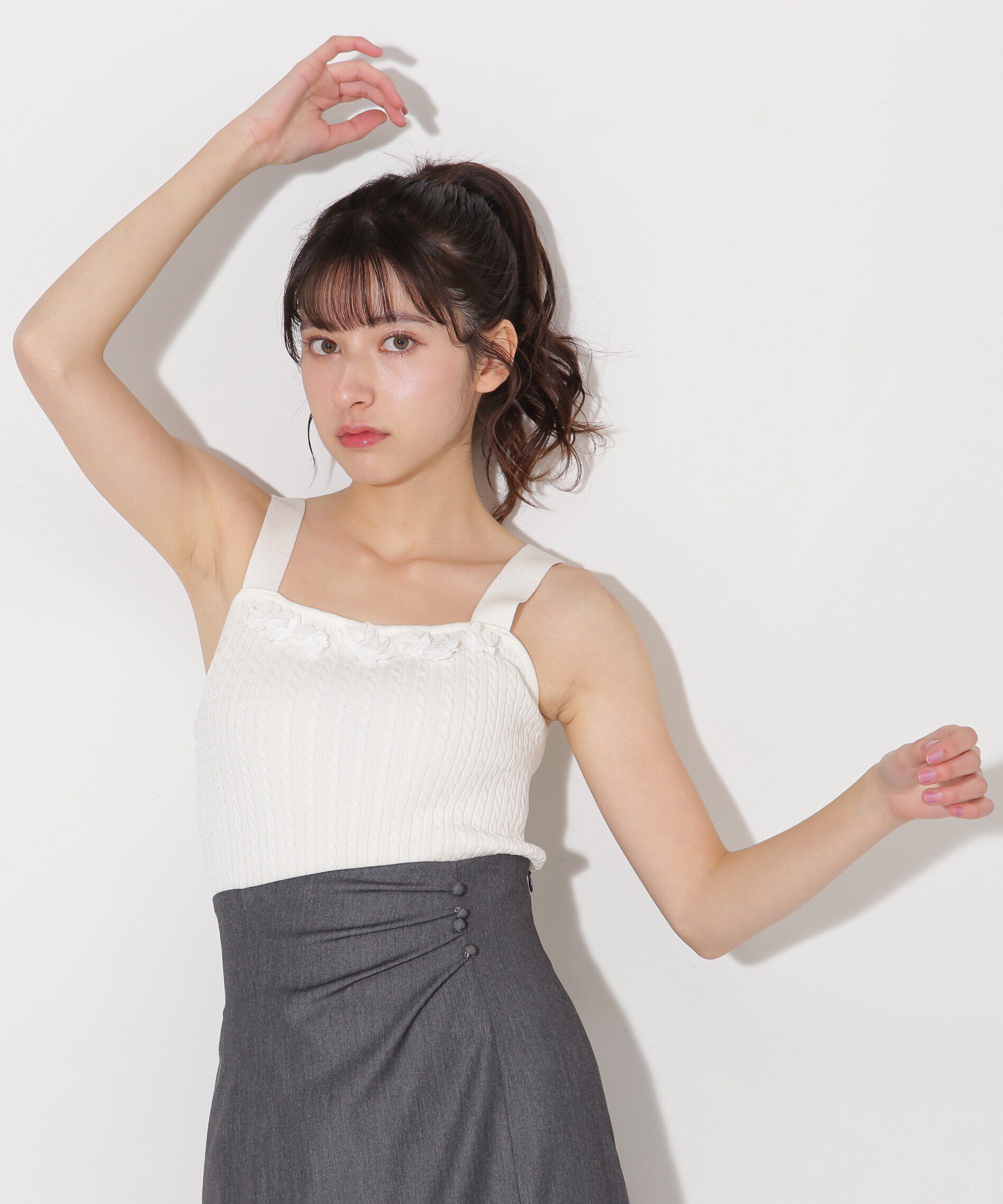  「フラワーモチーフ透かしミニケーブルタンクトップ」|ニット・セーター|