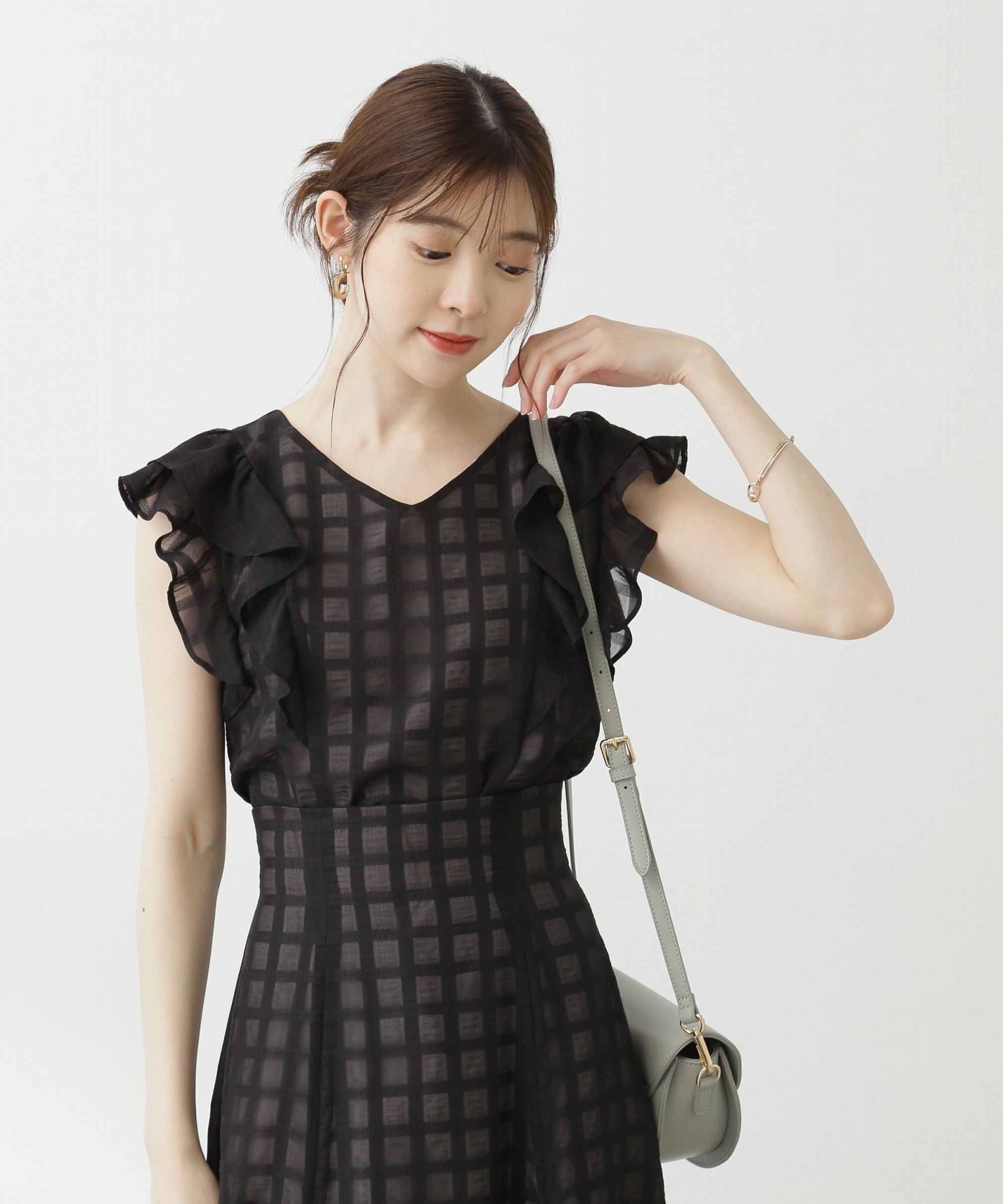 PROPORTION BODY DRESSING「ﾓﾉﾄｰﾝｼｱｰﾁｪｯｸﾗｯﾌﾙﾌﾞﾗｳｽ WEB限定ｶﾗｰ:ﾌﾞﾗｯｸ&times;」|シャツ・ブラウス|