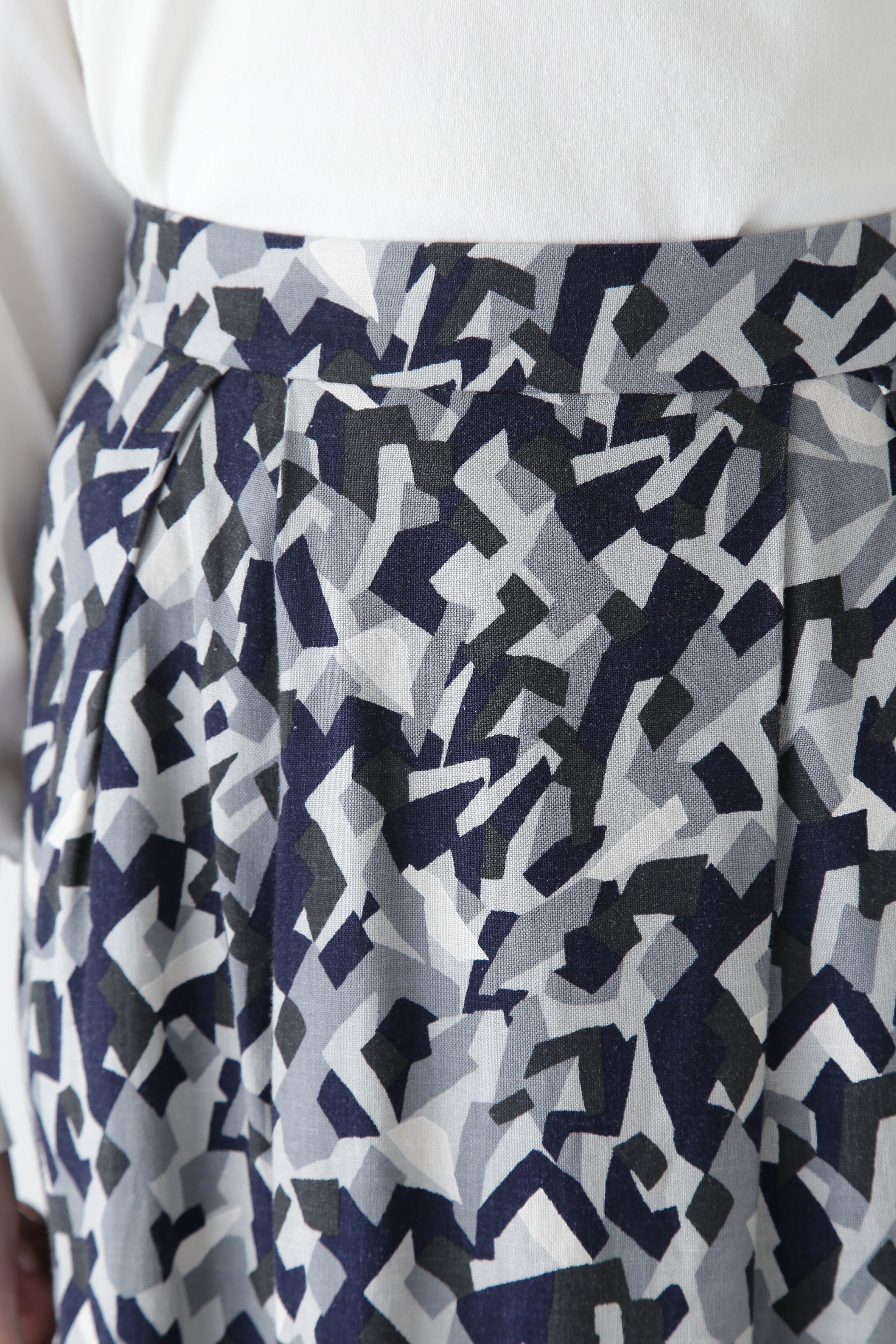  「◆レーヨン麻キャンバスカモジオメトリックＰＴタックコクーンスカート」|スカート|