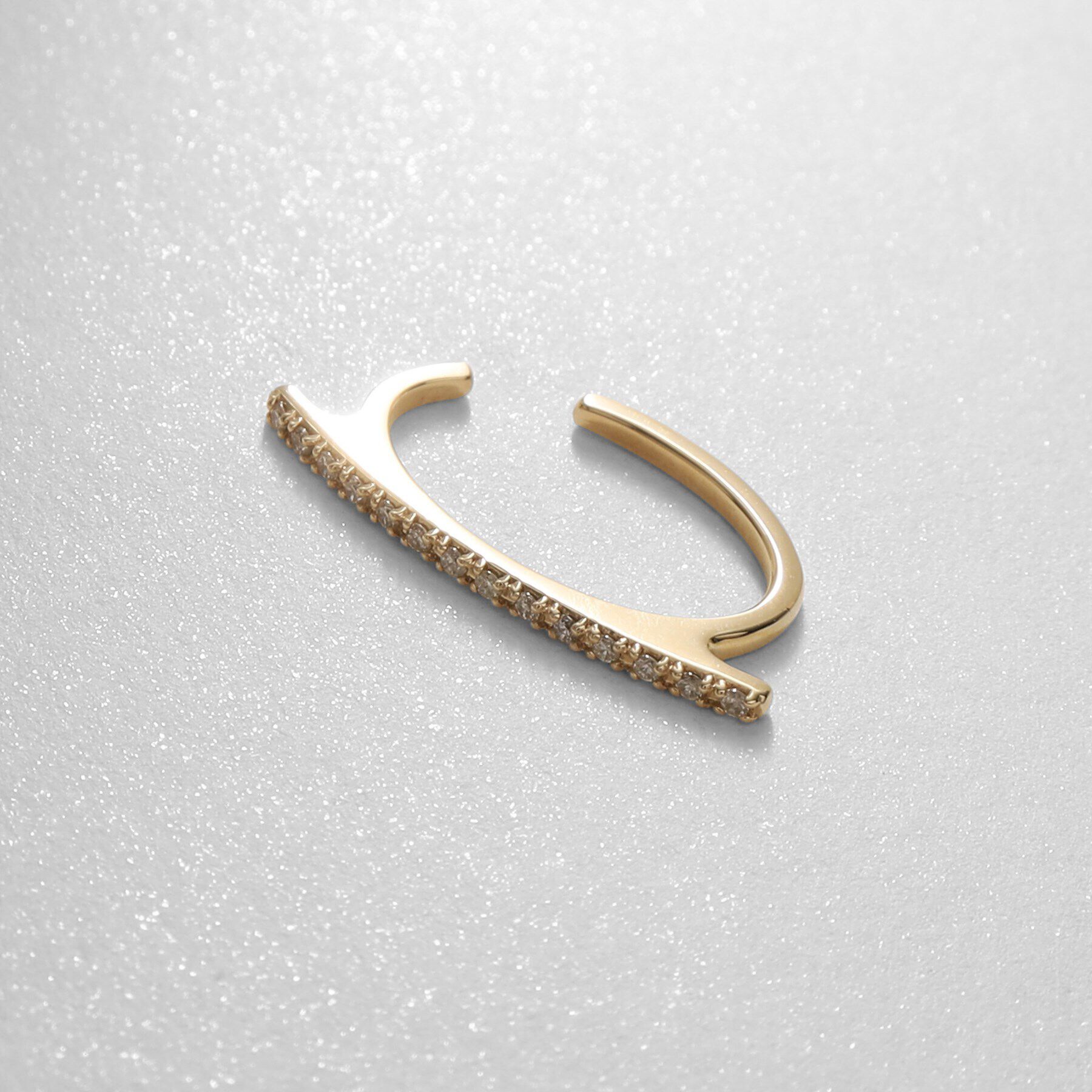 COCOSHNIK「K10ダイヤモンド カーブライン イヤーカフ」|イヤリング|