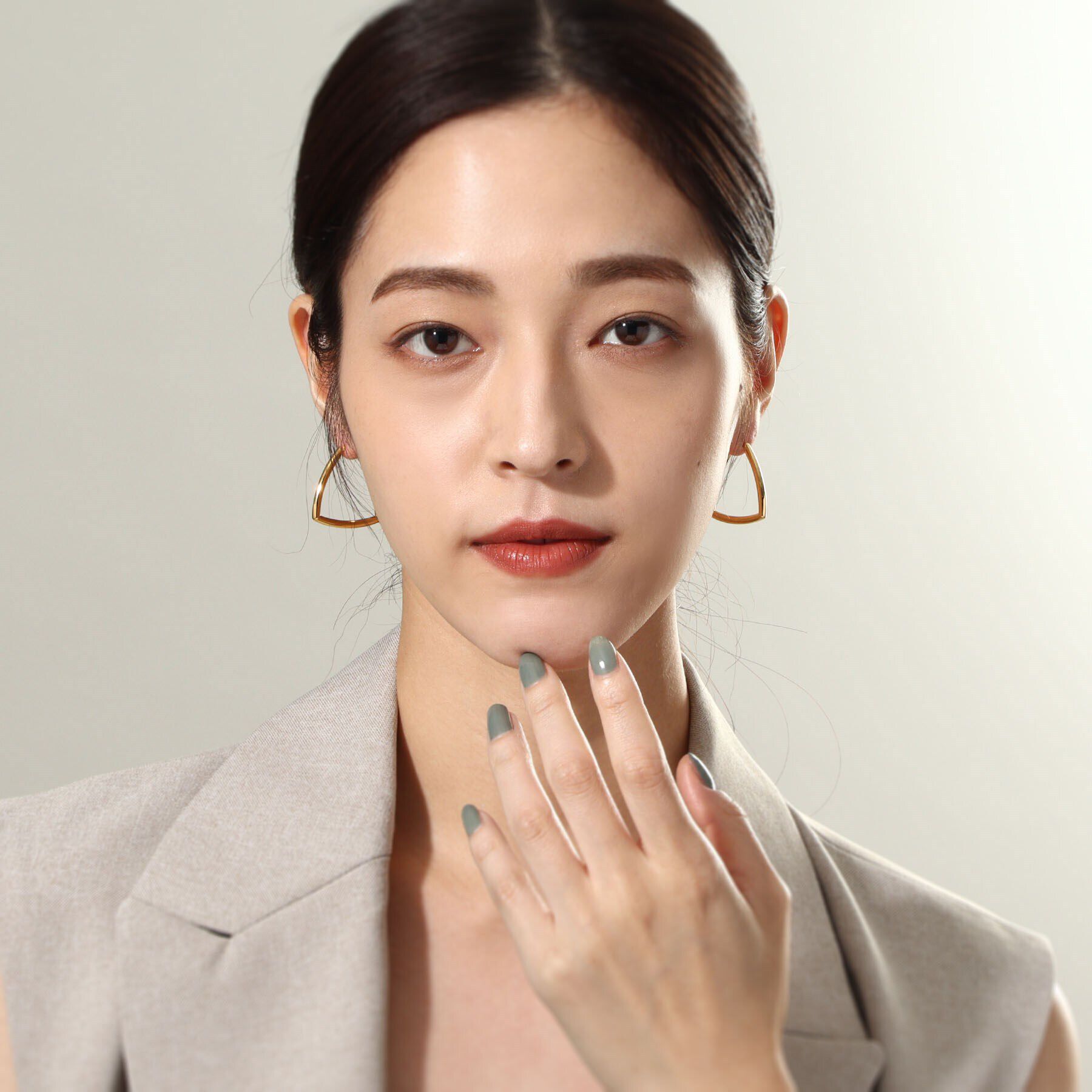 COCOSHNIK ONKITSCH「シルバー ホロウ フープトライアングルピアス GP」|ピアス|