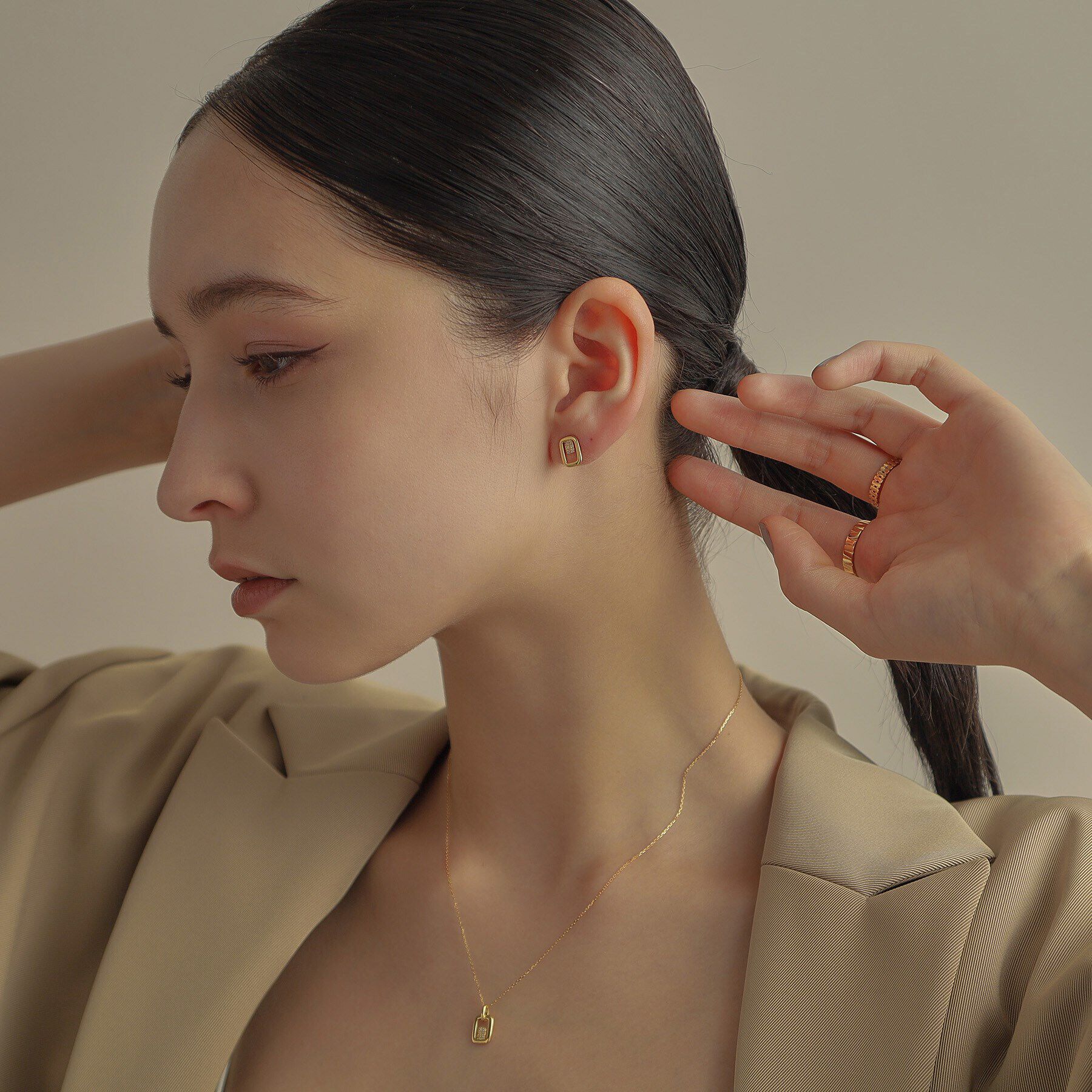 COCOSHNIK「K18ダイヤモンド スクエアフレーム スタッドピアス」|ピアス|