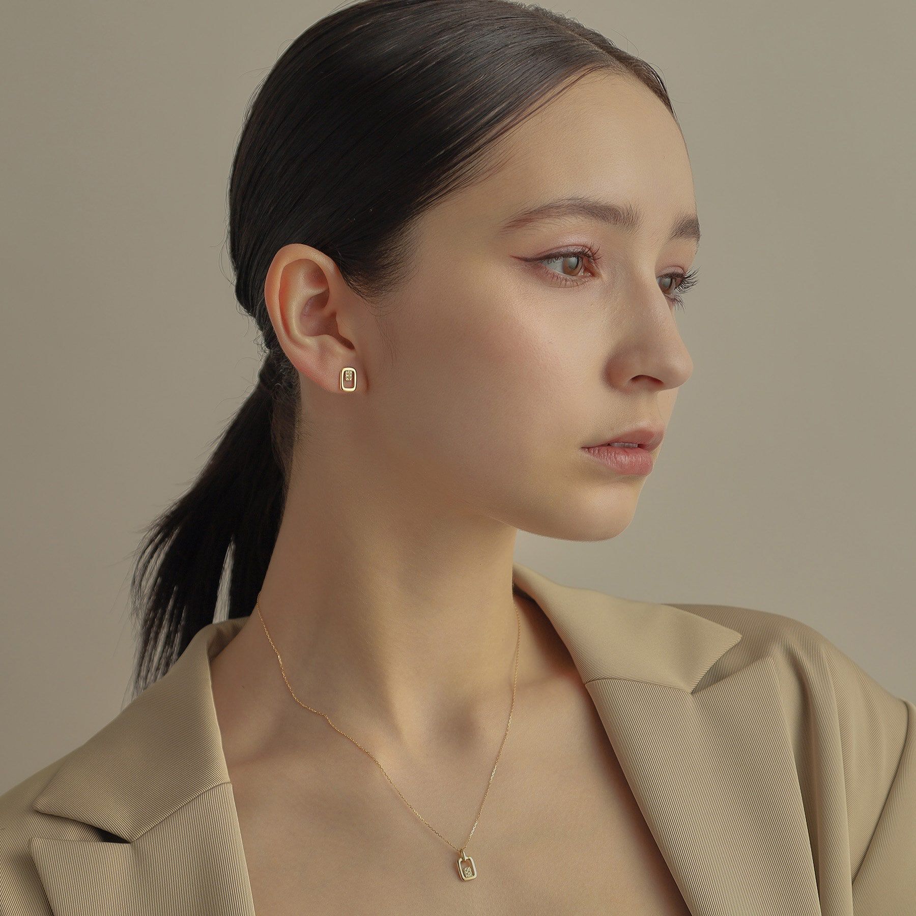 COCOSHNIK「K18ダイヤモンド スクエアフレーム スタッドピアス」|ピアス|