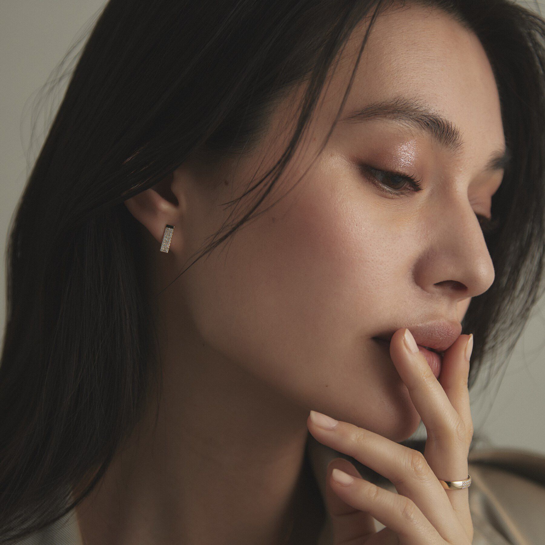 COCOSHNIK「K10【サステナブル】モアサナイトパヴェ スタッドピアス」|ピアス|