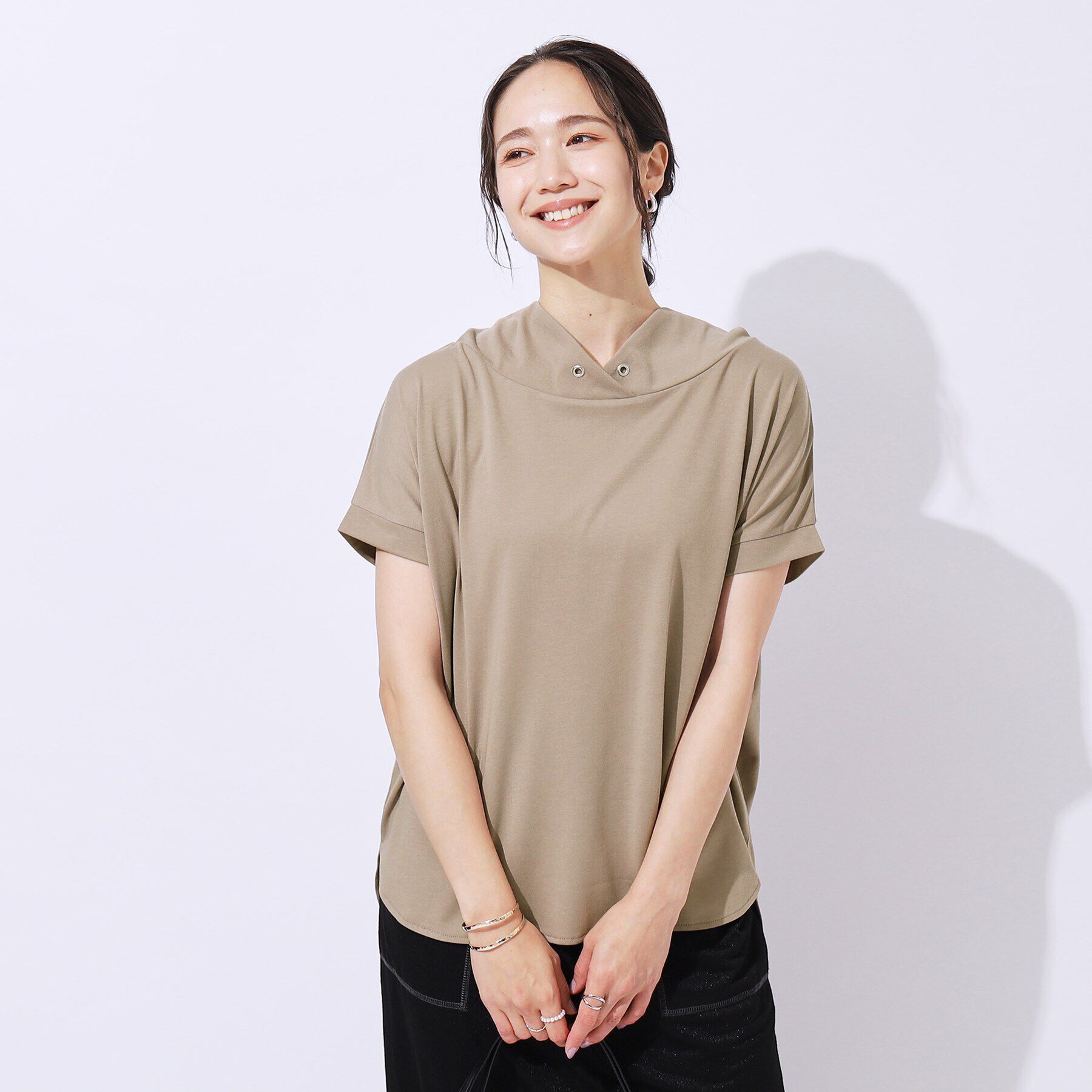 SHOO･LA･RUE「【高レビュー/UV】さらりと大人カジュアルな装いに 抜け襟Tシャツ」|Tシャツ・カットソー|