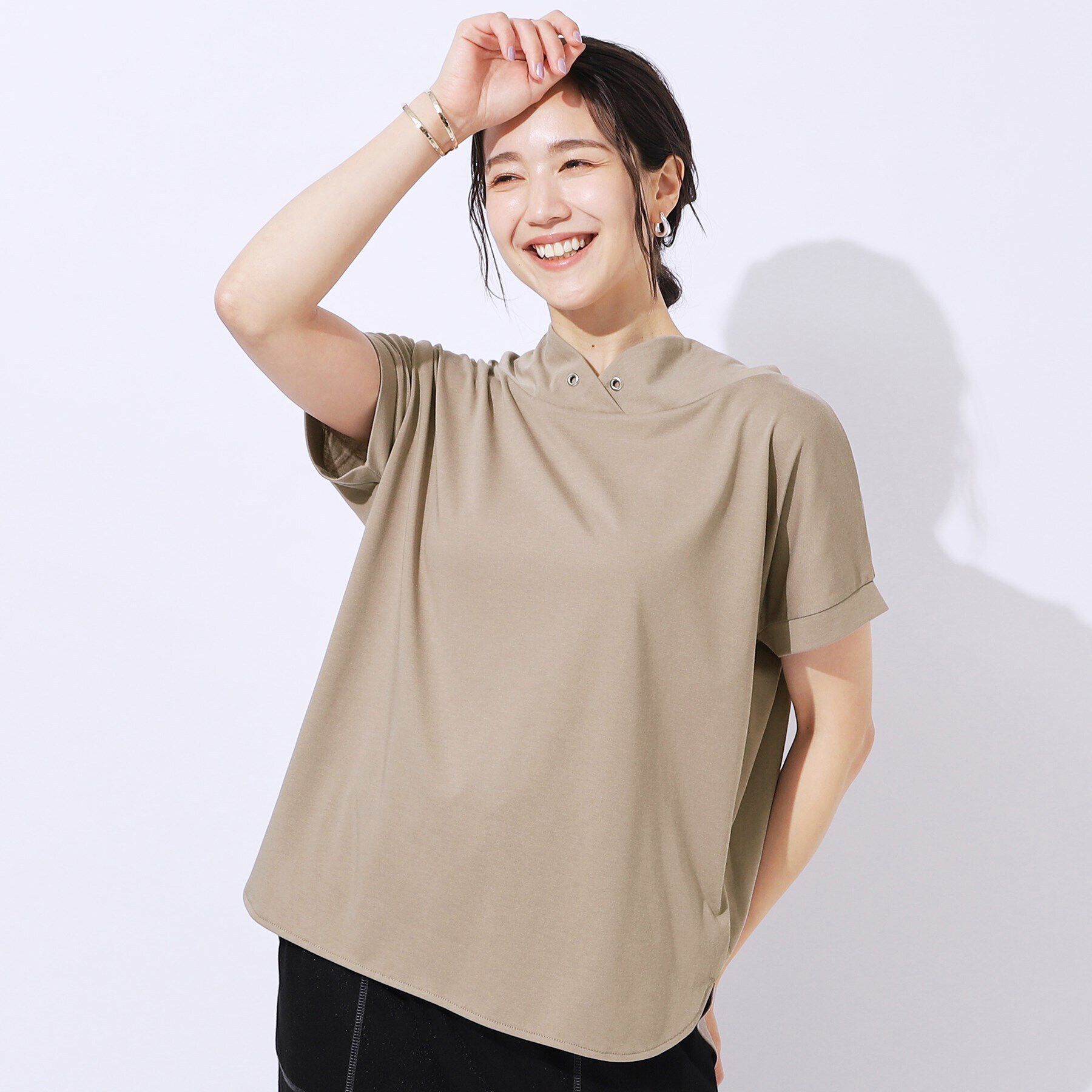 SHOO･LA･RUE「【高レビュー/UV】さらりと大人カジュアルな装いに 抜け襟Tシャツ」|Tシャツ・カットソー|カーキ(027)