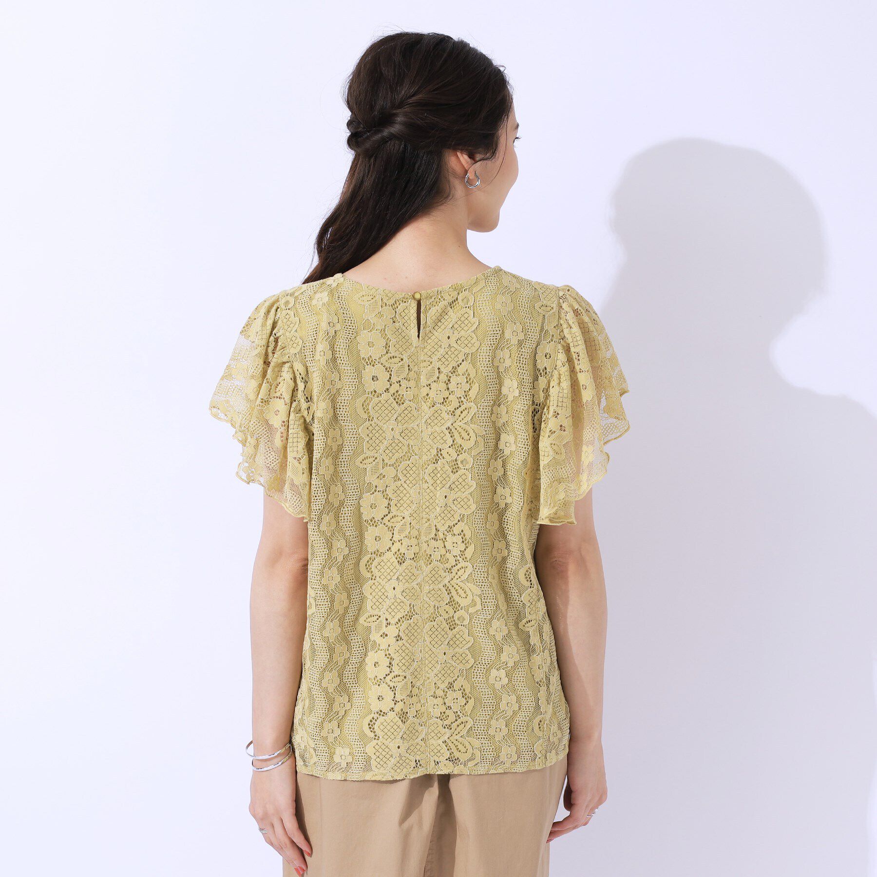 SHOO･LA･RUE「【無理せずキレイ】ブラウス見え お袖フリルレーストップス」|Tシャツ・カットソー|