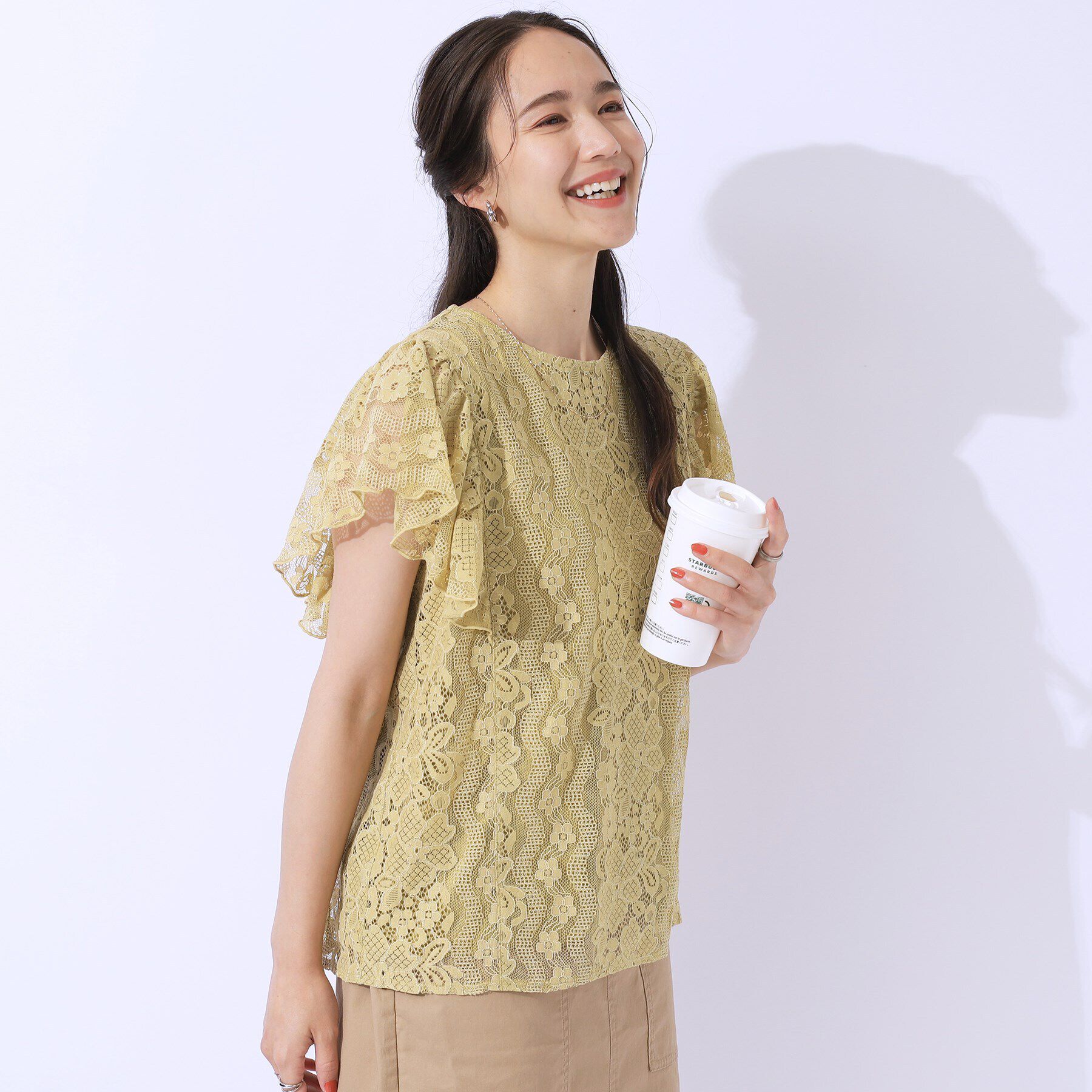 SHOO･LA･RUE「【無理せずキレイ】ブラウス見え お袖フリルレーストップス」|Tシャツ・カットソー|イエロー(025)