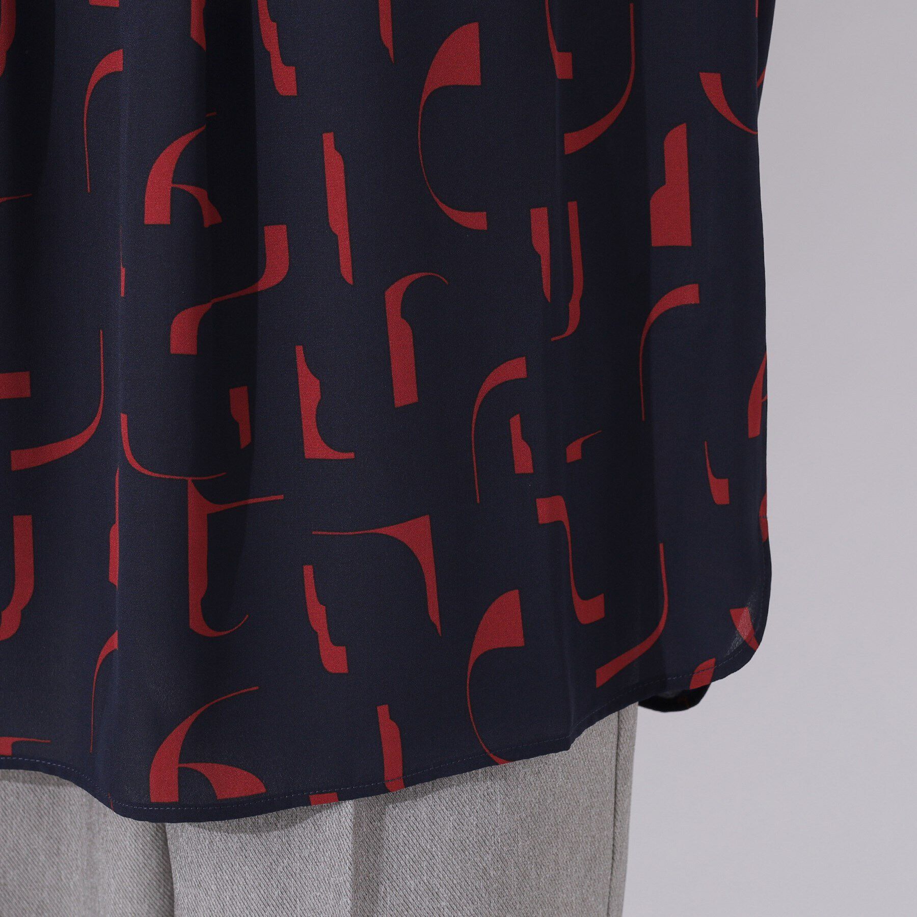 SHOO･LA･RUE「【洗える】周りと差がつく プリントハイネックブラウス」|シャツ・ブラウス|