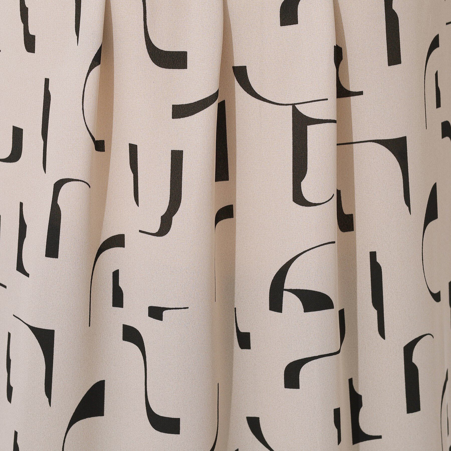 SHOO･LA･RUE「【洗える】周りと差がつく プリントハイネックブラウス」|シャツ・ブラウス|