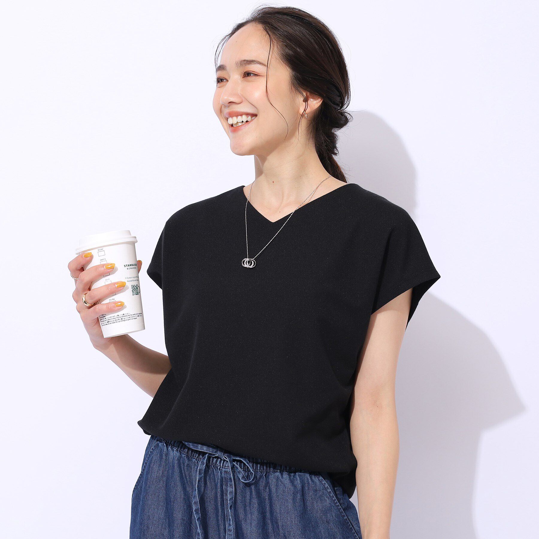 SHOO･LA･RUE「上品な女性らしさを演出　すっきり魅せるVネックトップス」|Tシャツ・カットソー|ブラック(019)