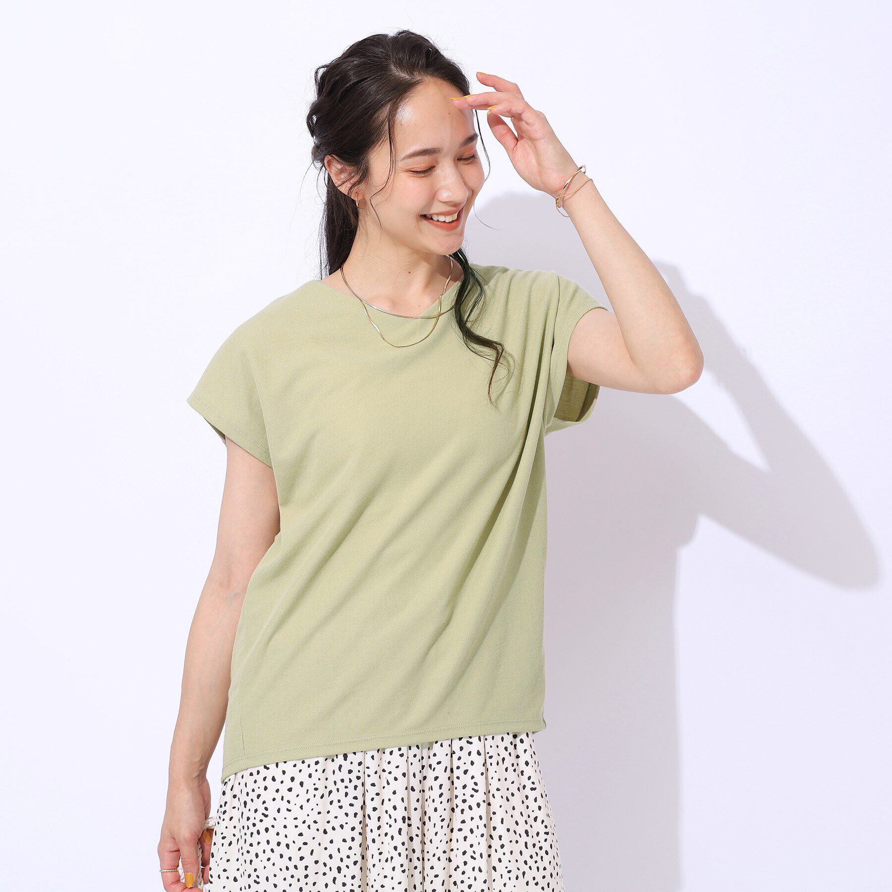 SHOO･LA･RUE「上品な女性らしさを演出　すっきり魅せるVネックトップス」|Tシャツ・カットソー|