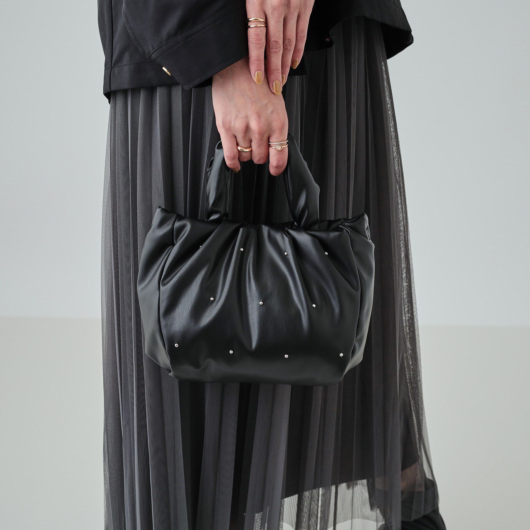 SHOO･LA･RUE「【2WAY】むぎゅっとしたフォルムがたまらまい ひねりハンドルスタッズミニトート」|トートバッグ|