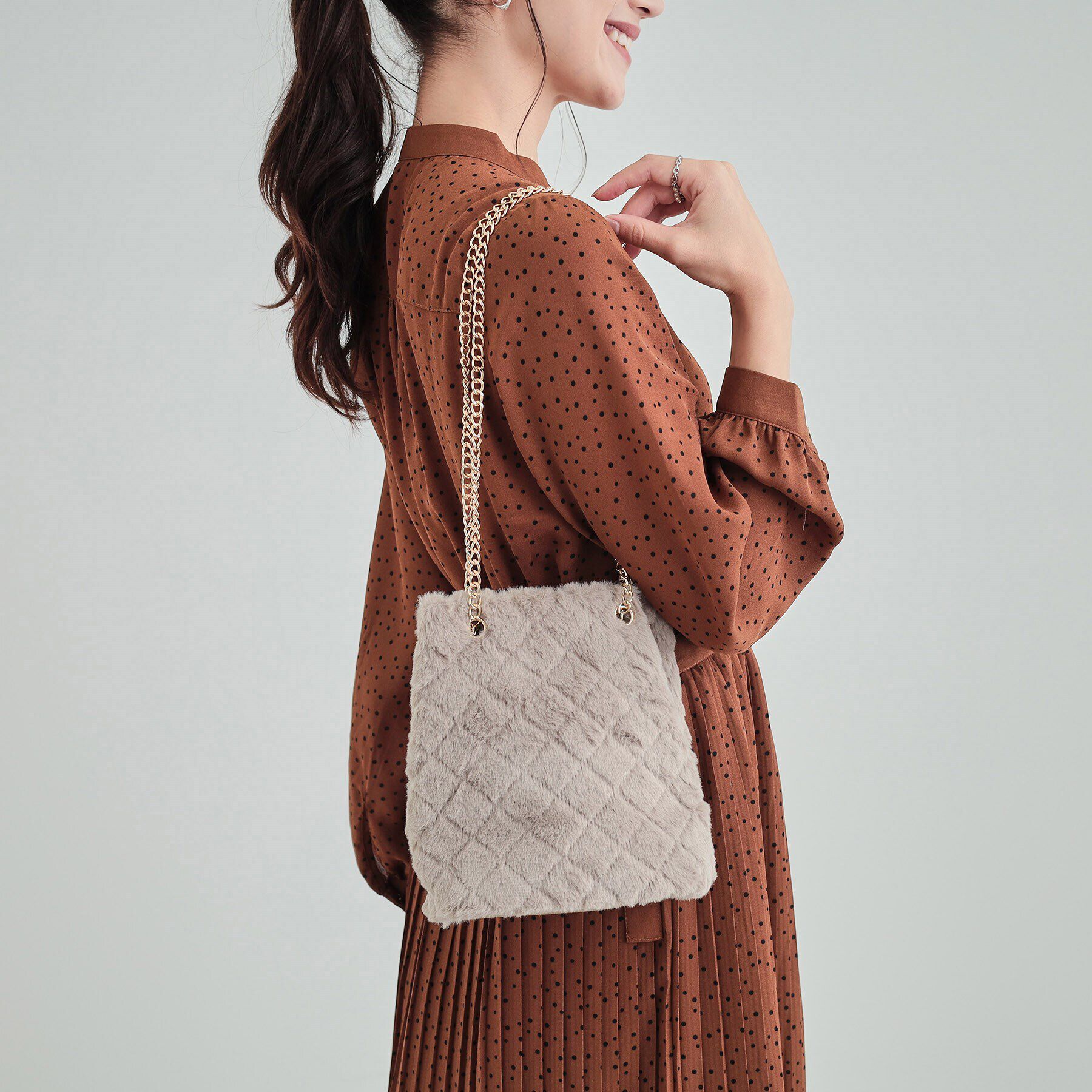SHOO･LA･RUE「フェイクファーキルトショルダー」|ショルダー・メッセンジャー|