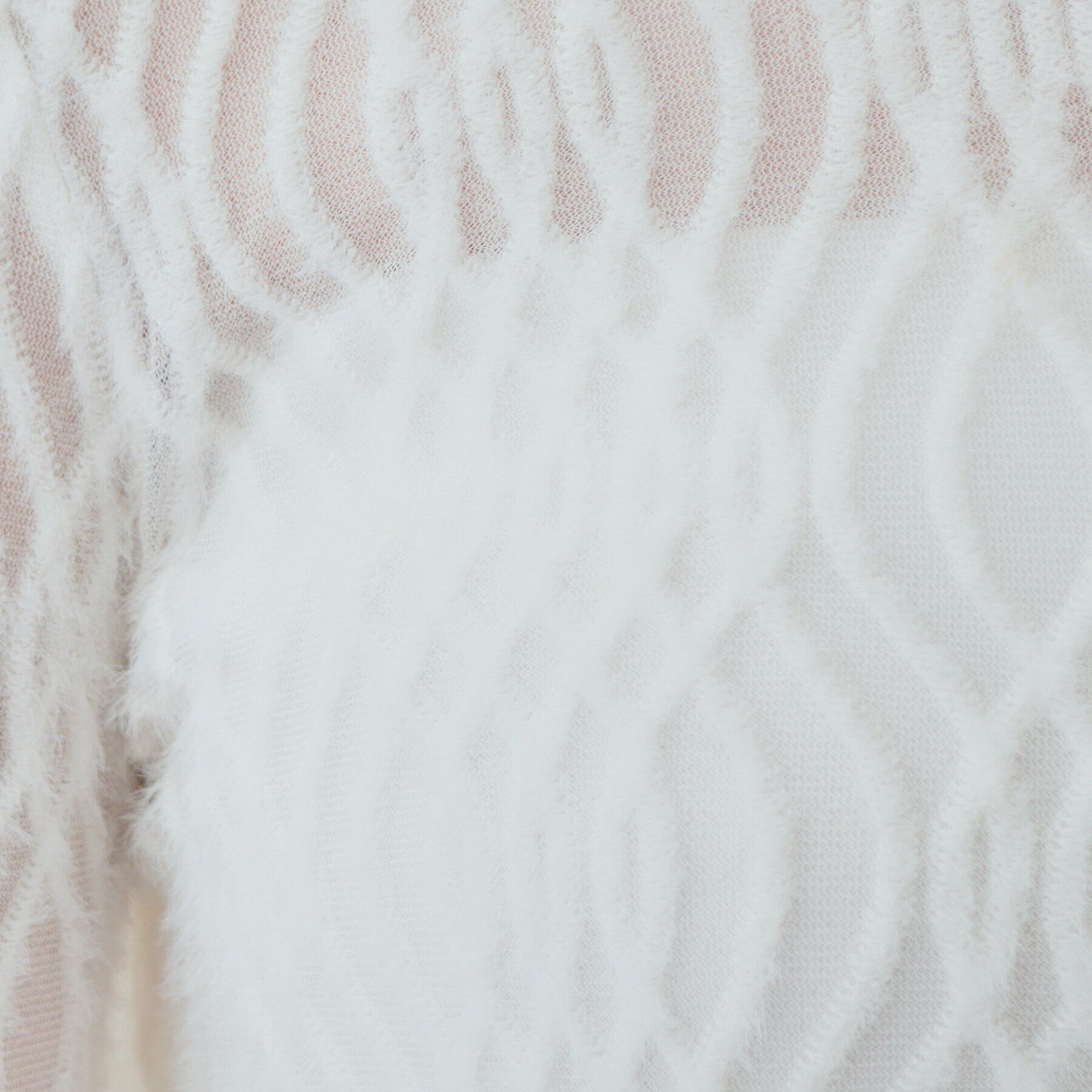 SHOO･LA･RUE「【S-LL/洗える】レイヤードコーデに ふわふわフェザー調ウェーブ柄インナー」|Tシャツ・カットソー|