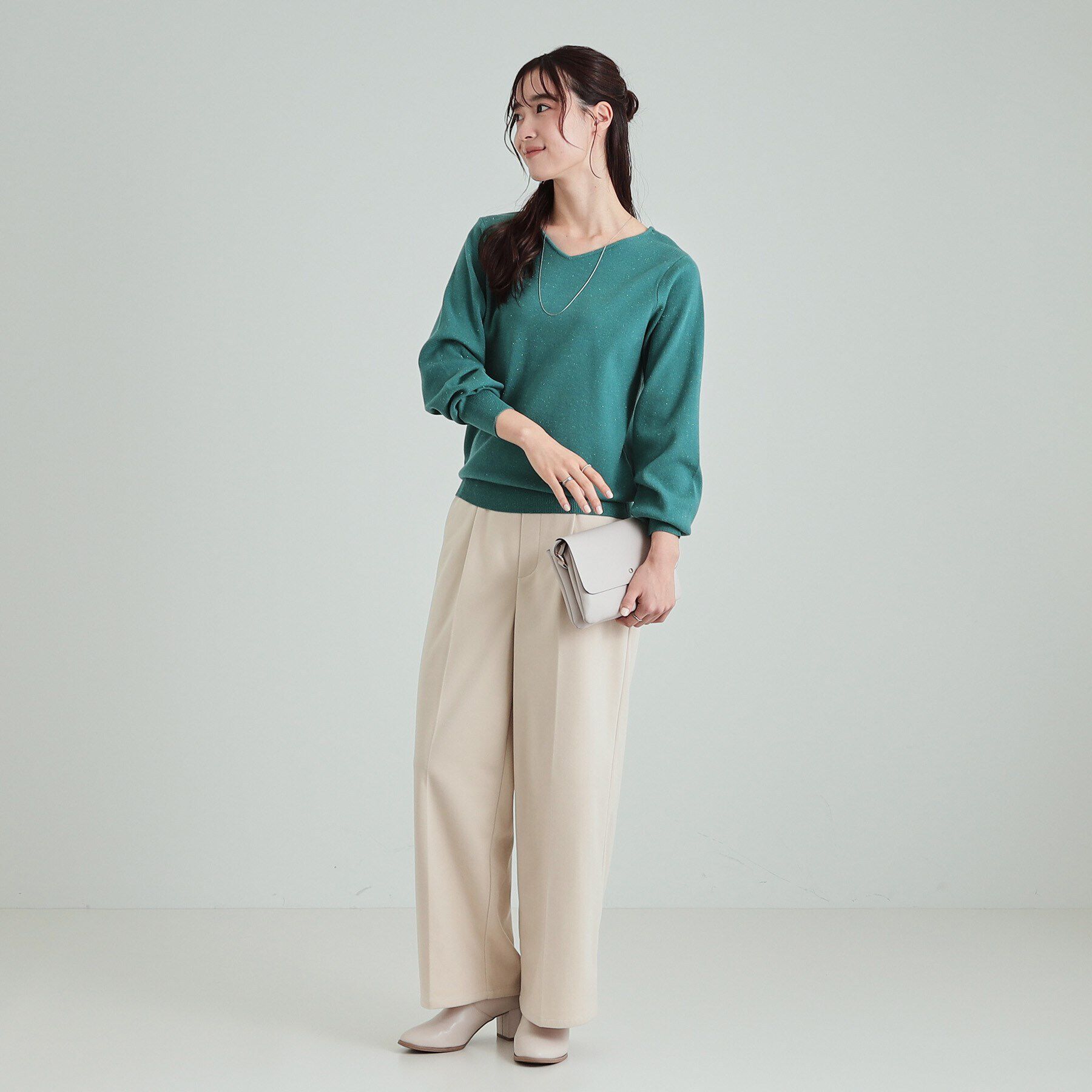 SHOO･LA･RUE「【高レビュー/S-LL/洗える】ほんのりラメ感が華やか 浅Vネックニット」|ニット・セーター|