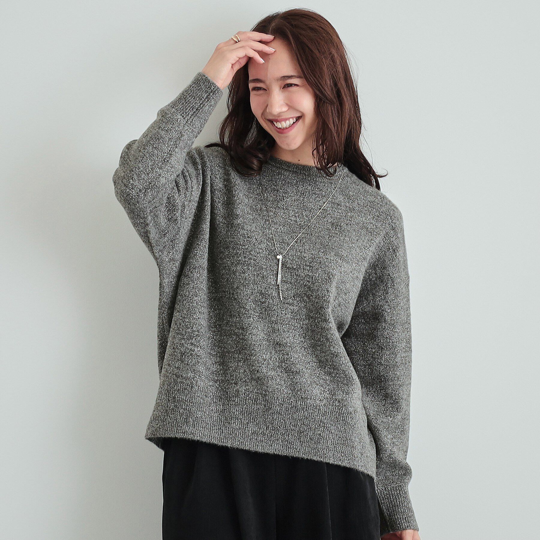SHOO･LA･RUE「【S-LL】さりげないラメで大人上品に クルーネックニット」|ニット・セーター|グレー(012)