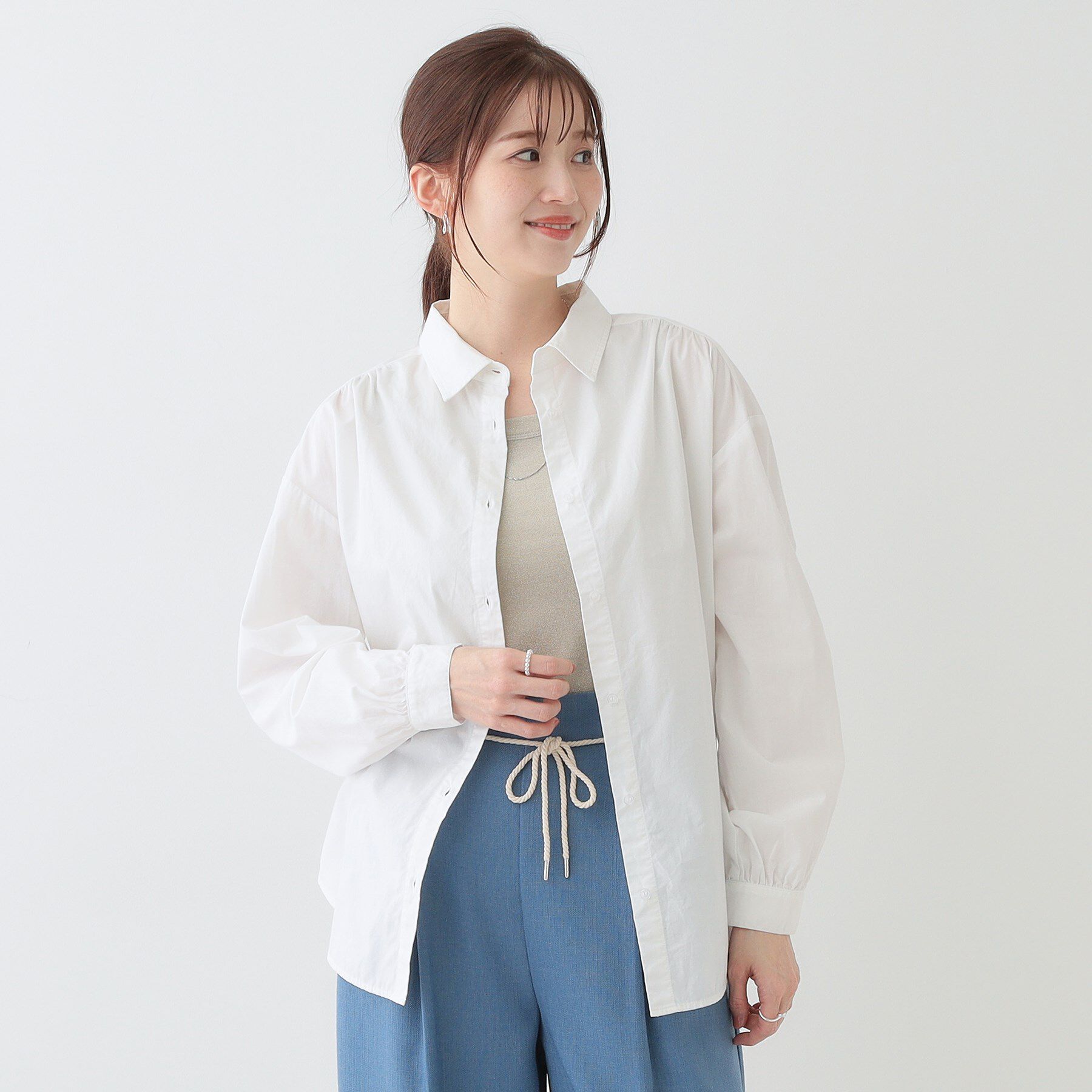 SHOO･LA･RUE「【洗える】バックギャザーがポイント 綿ワッシャー前開きシャツ」|シャツ・ブラウス|