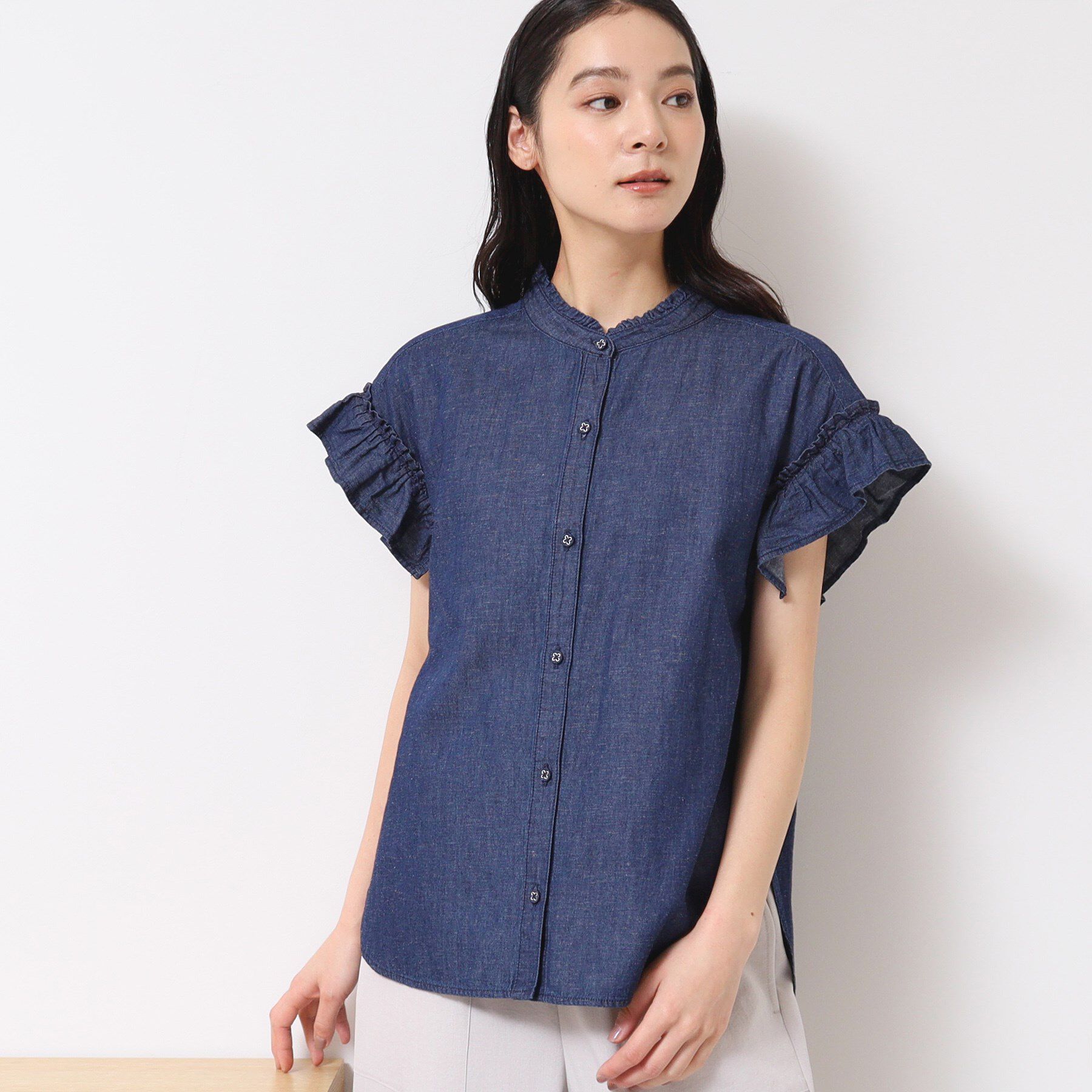 Dessin「【洗える】ギャザーフリル綿麻デニムブラウス」|シャツ・ブラウス|