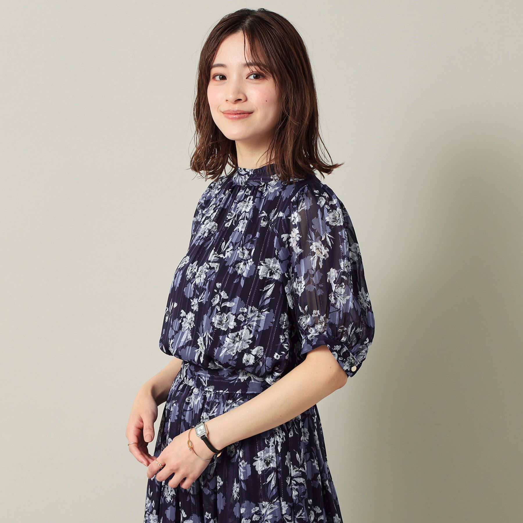 ITS&rsquo;DEMO「【手洗い可／M・Lサイズ展開】ラメストライプ花柄5分袖ブラウス」|シャツ・ブラウス|