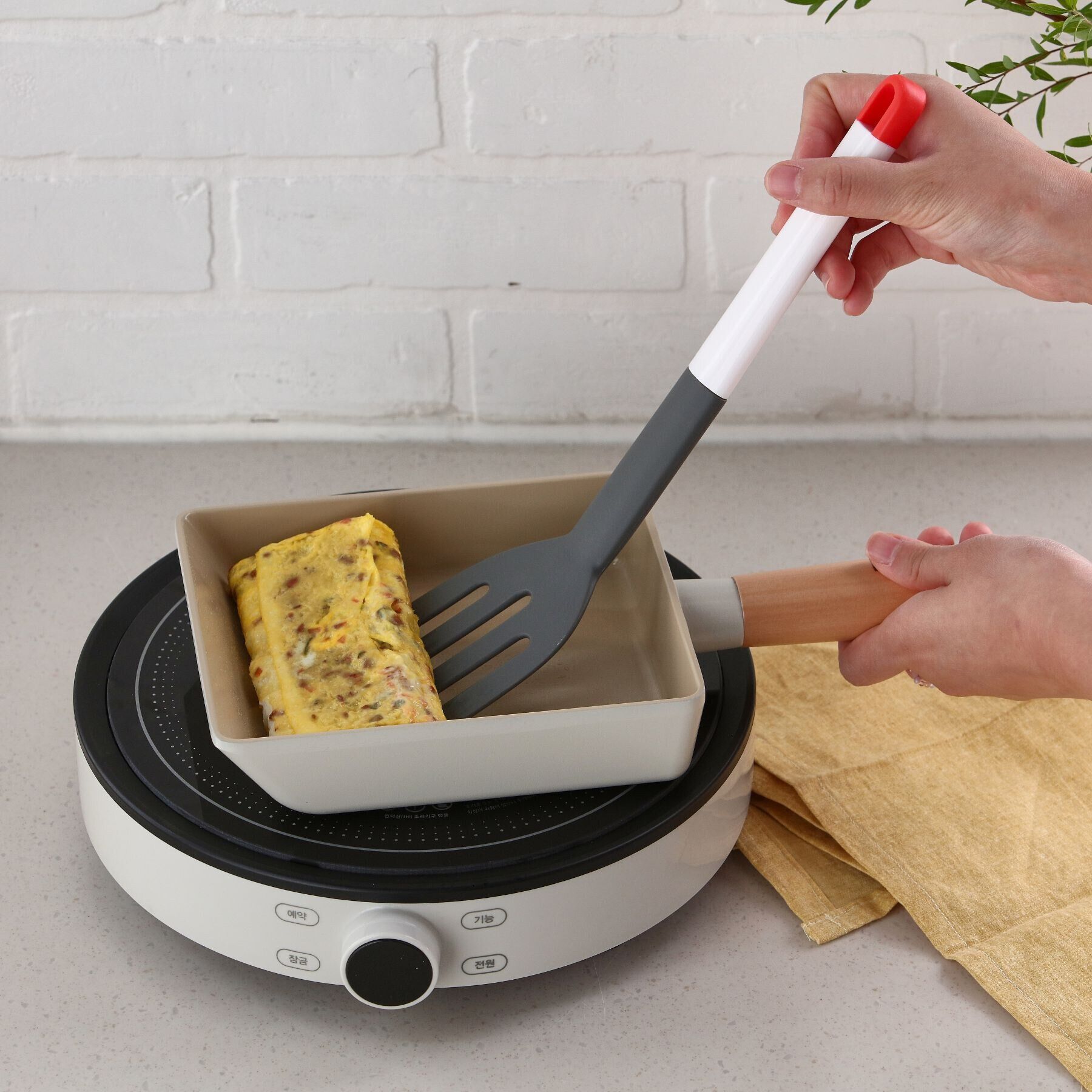 212 KITCHEN STORE「◆セラミック卵焼きフライパン WH ＜FIKA フィカ＞」|食器・キッチングッズ|