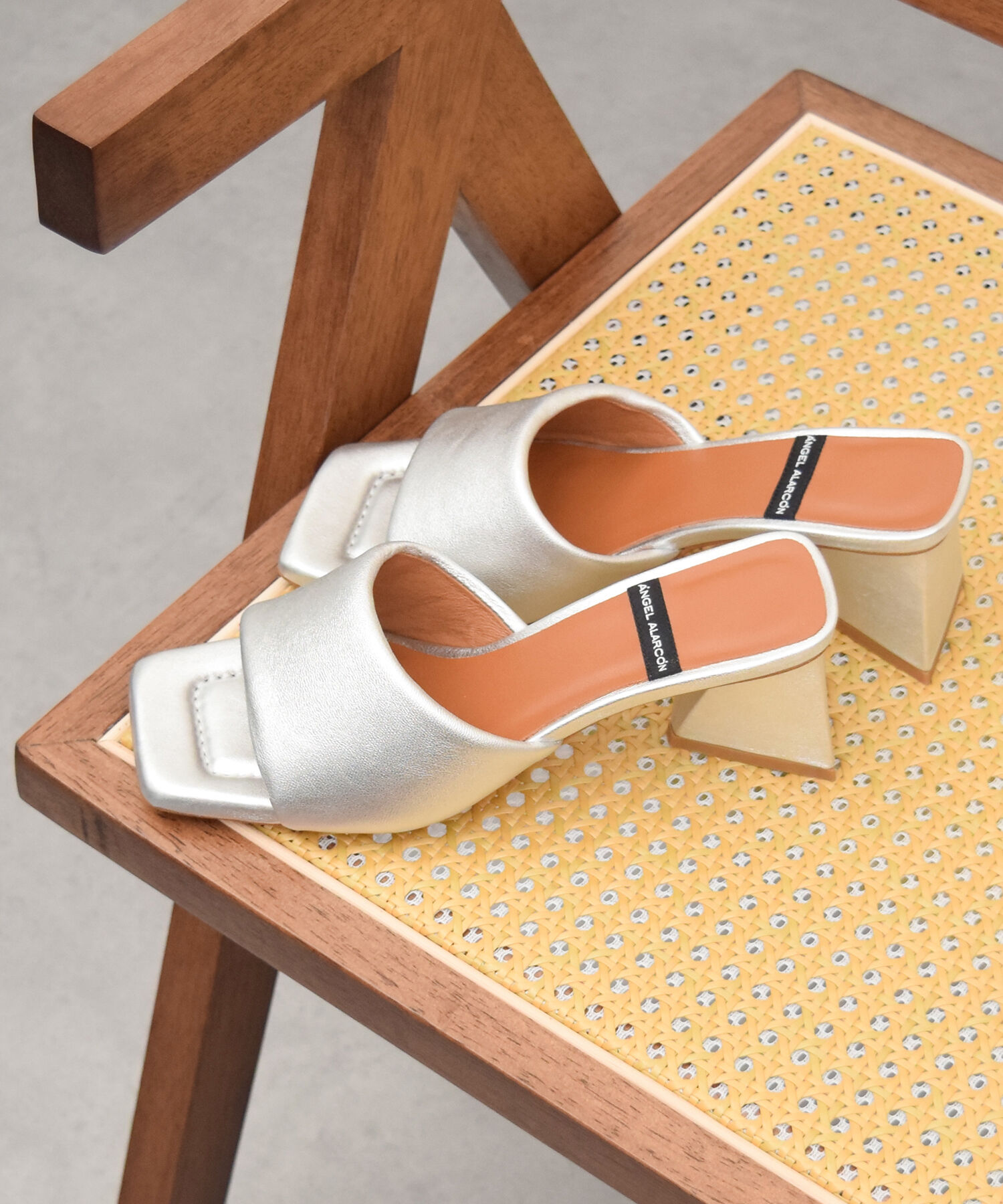 IMPORT SELECT「【ANGEL ALARCON】スクエアトウミュールサンダル(D52306)」|サンダル|