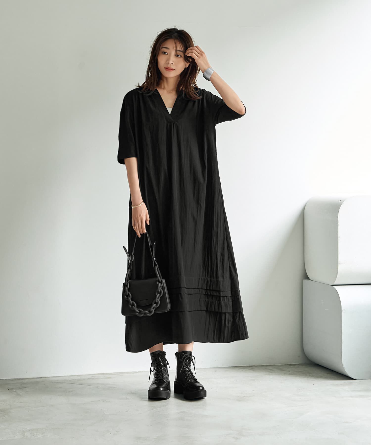  「【LUXE】デザインVネックギャザーワンピース」|ワンピース|ブラック