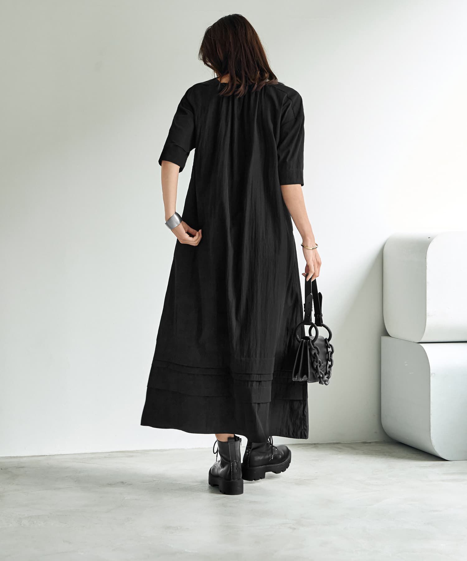  「【LUXE】デザインVネックギャザーワンピース」|ワンピース|