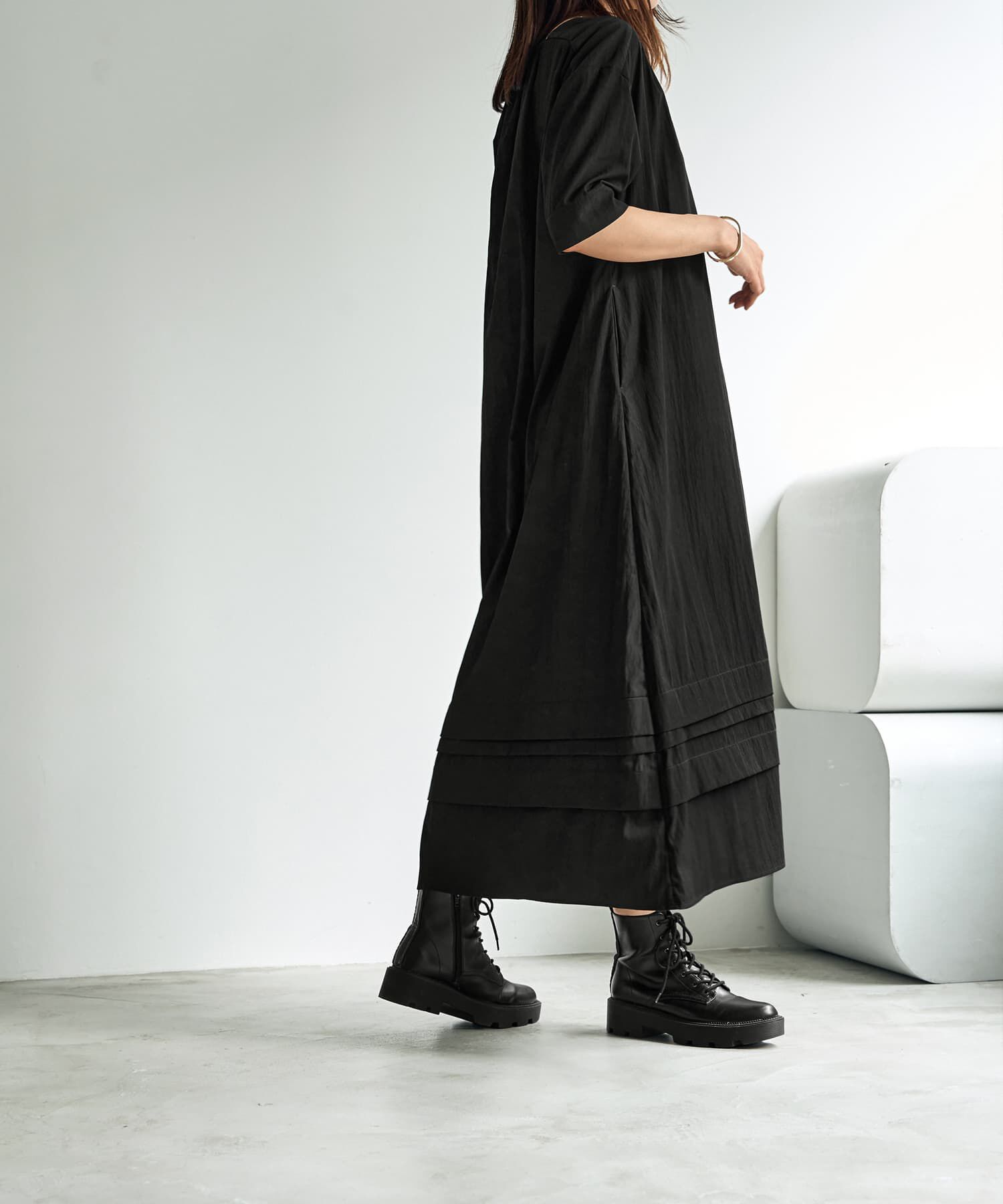  「【LUXE】デザインVネックギャザーワンピース」|ワンピース|