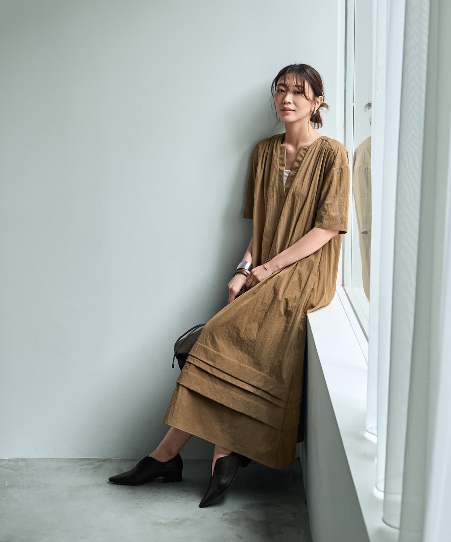  「【LUXE】デザインVネックギャザーワンピース」|ワンピース|