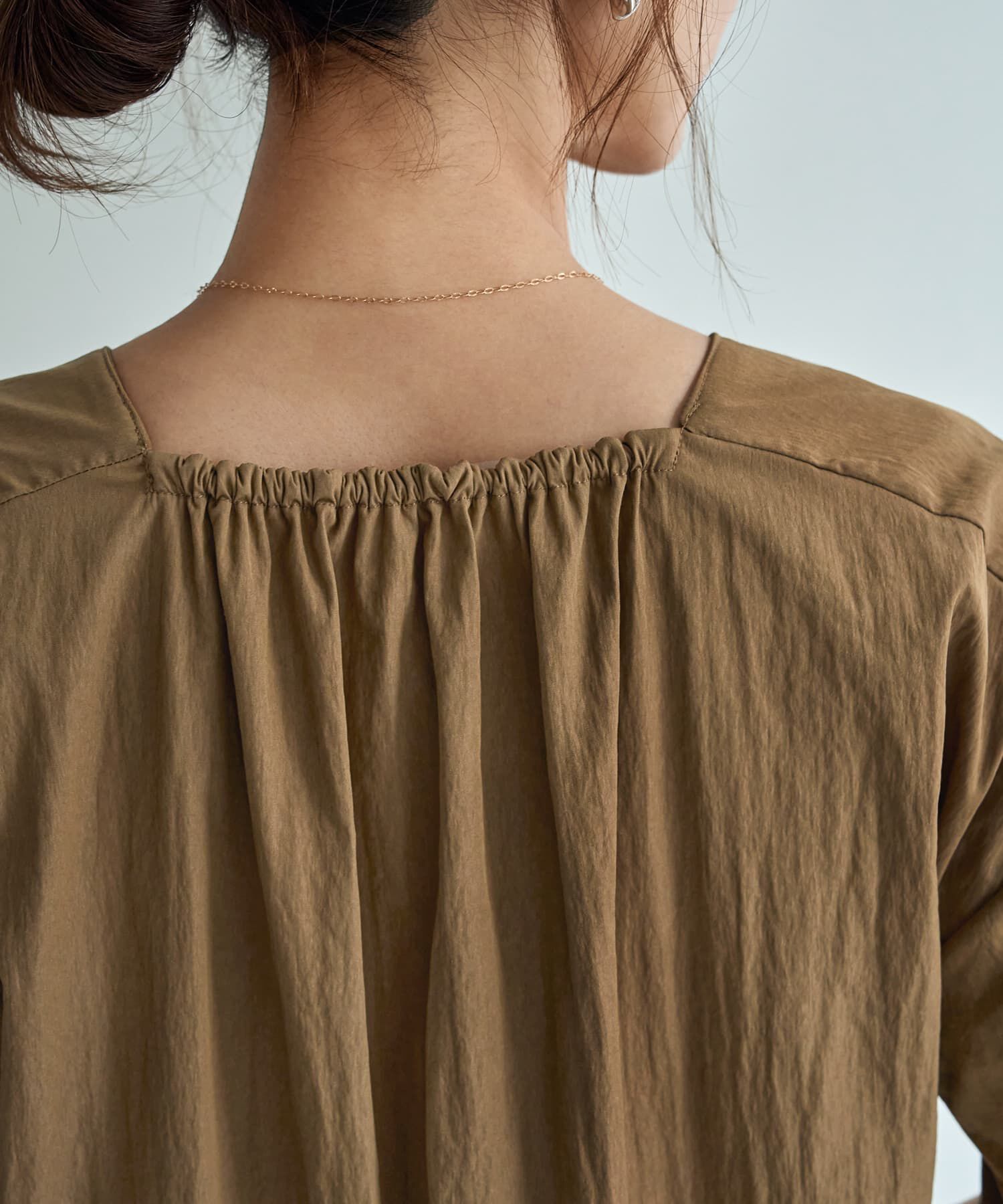  「【LUXE】デザインVネックギャザーワンピース」|ワンピース|